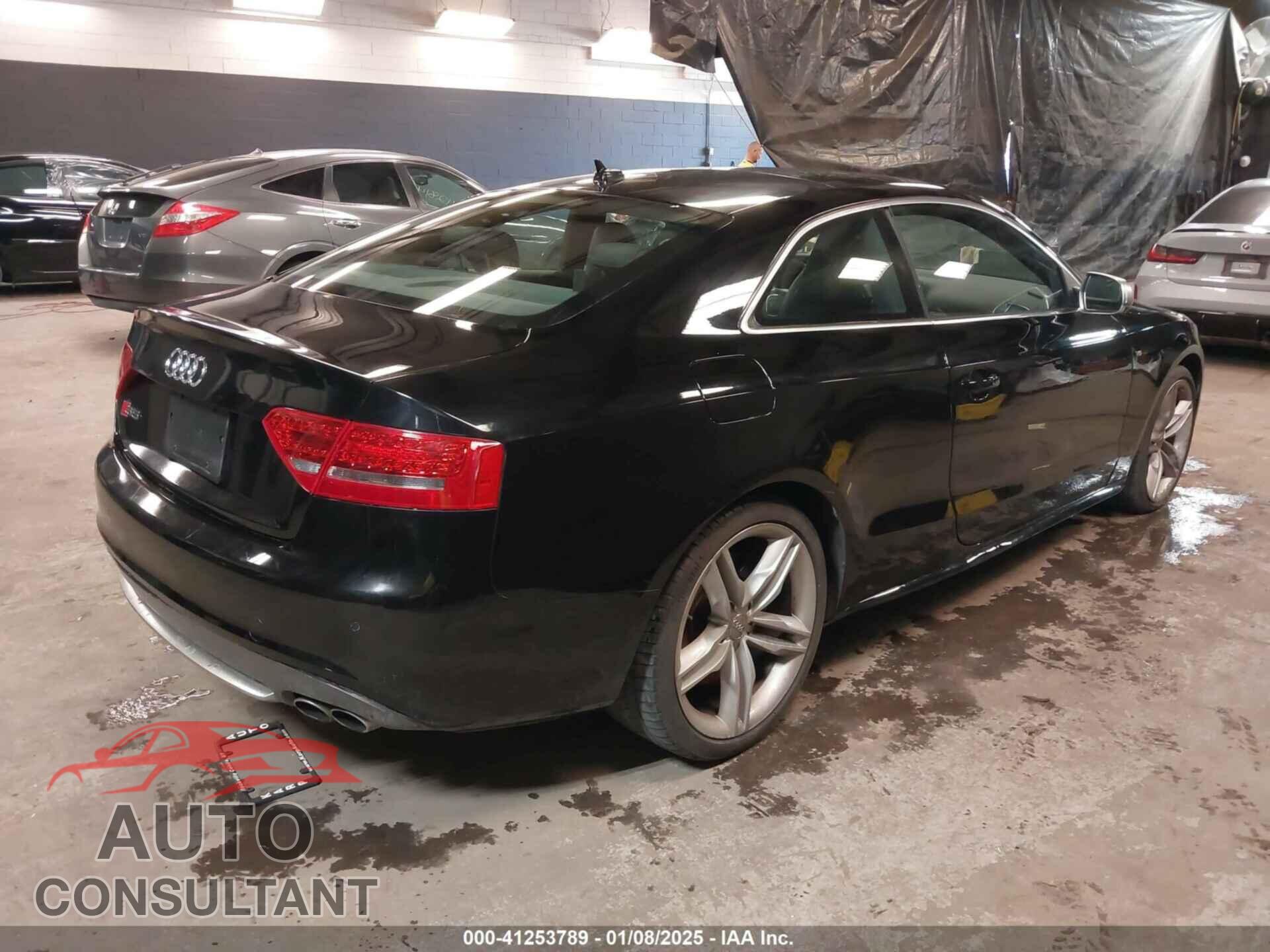AUDI S5 2011 - WAUCVAFR8BA037317