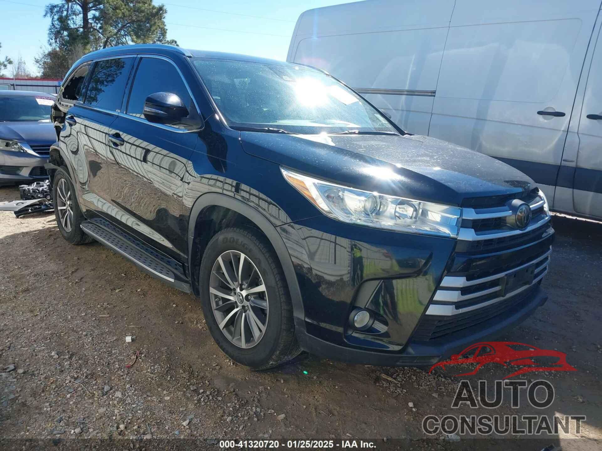 TOYOTA HIGHLANDER 2018 - 5TDKZRFH3JS542689