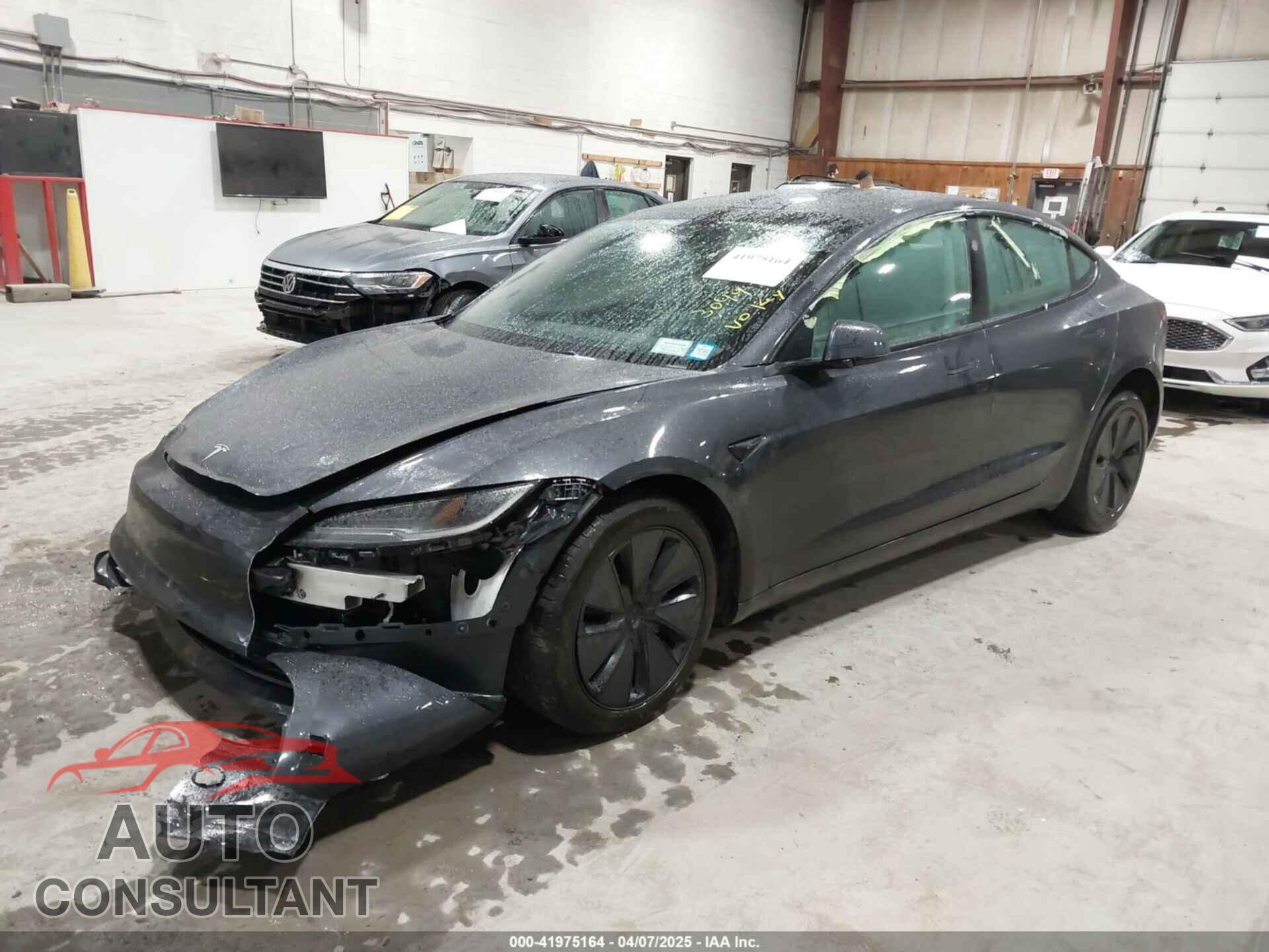 TESLA MODEL 3 2025 - 5YJ3E1EB4SF913766