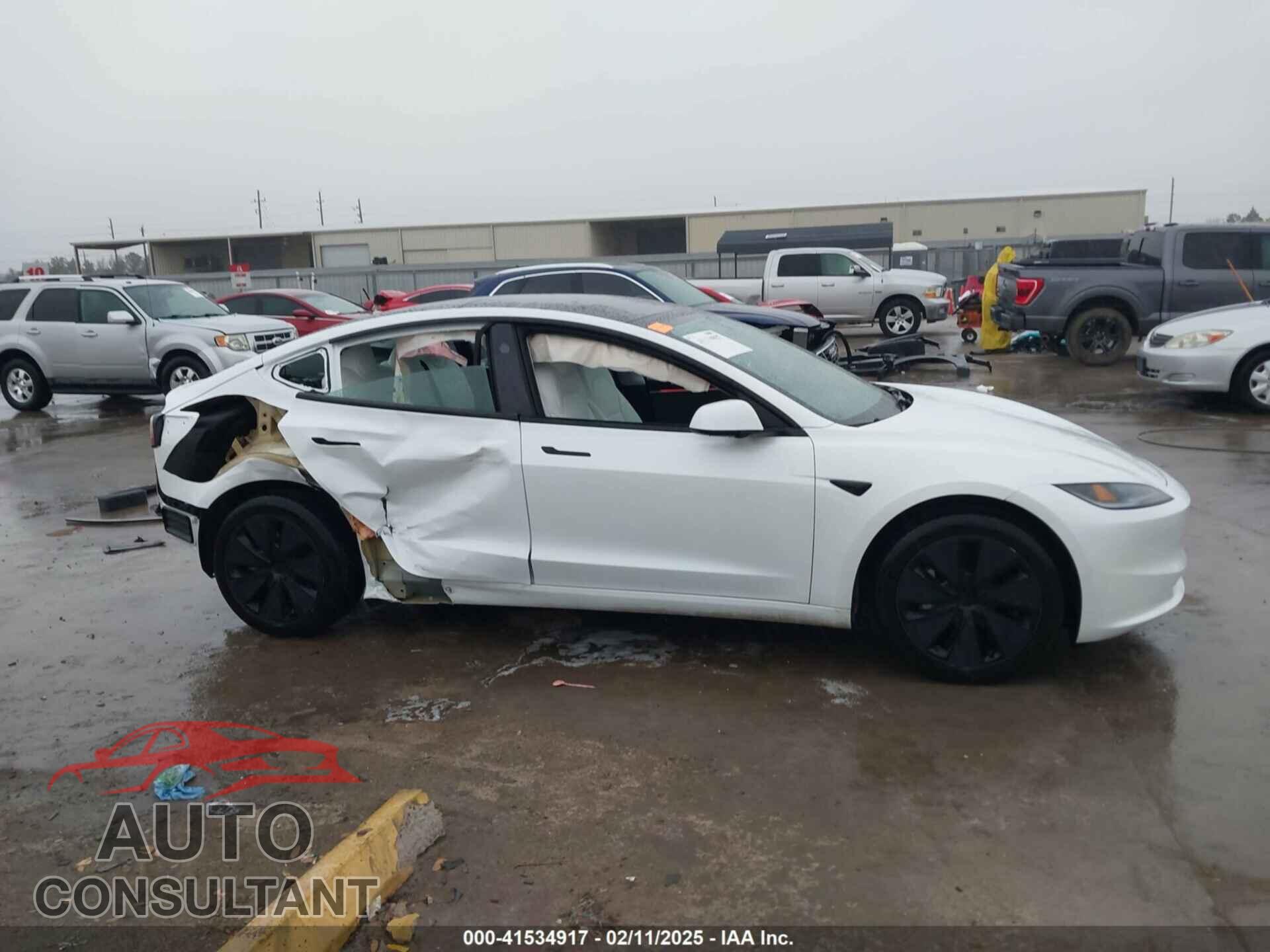TESLA MODEL 3 2024 - 5YJ3E1EAXRF732401