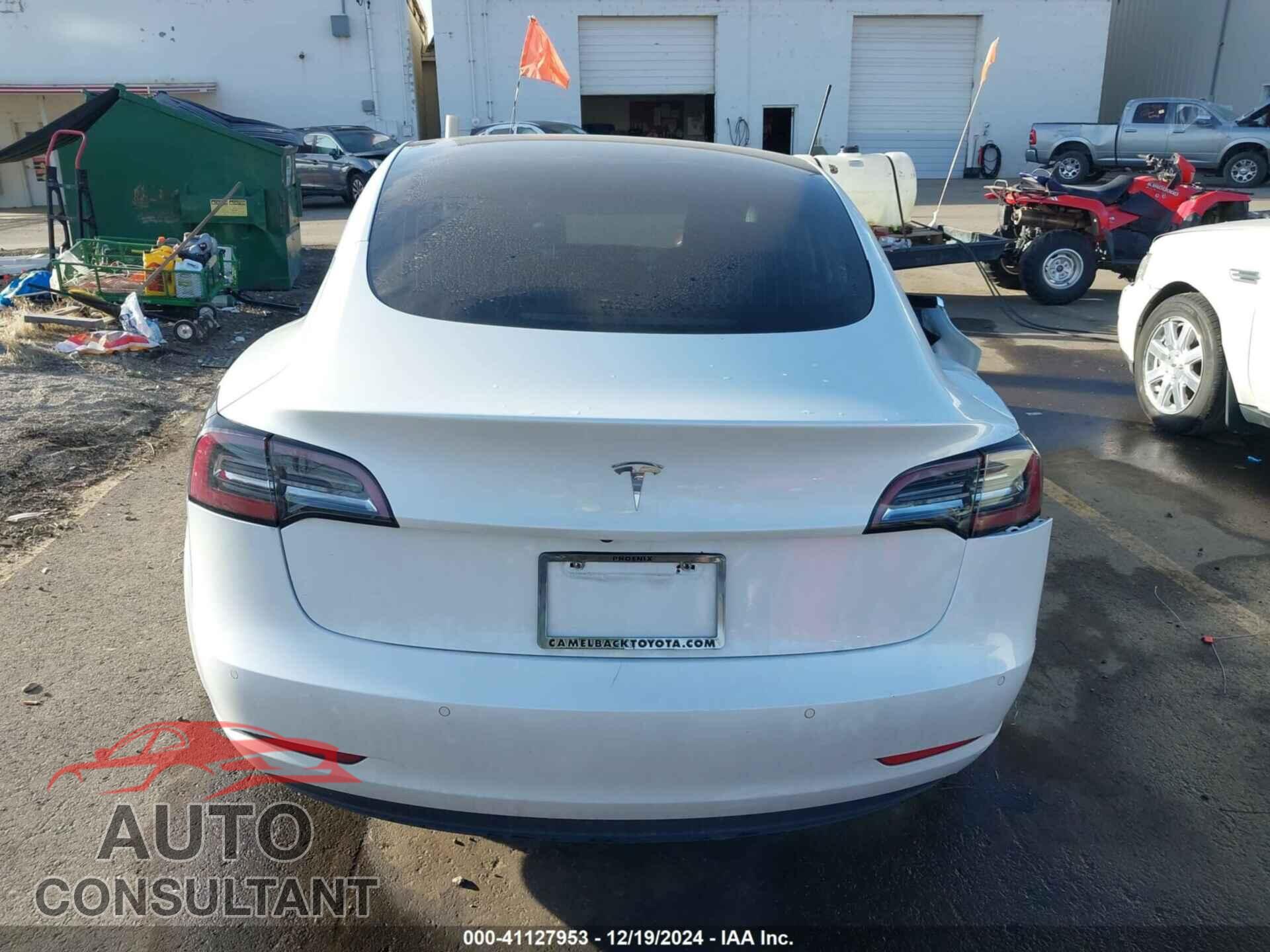 TESLA MODEL 3 2019 - 5YJ3E1EA9KF483711