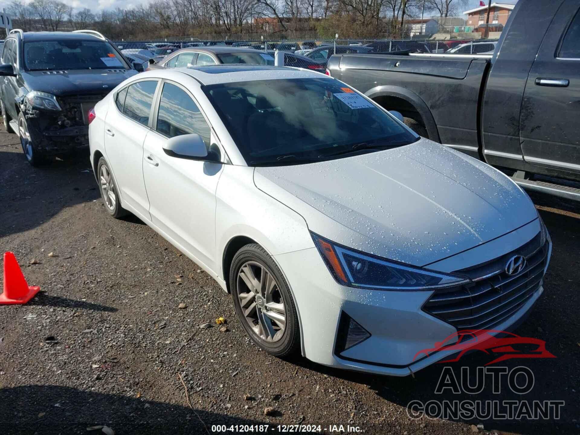 HYUNDAI ELANTRA 2019 - 5NPD84LF9KH418192