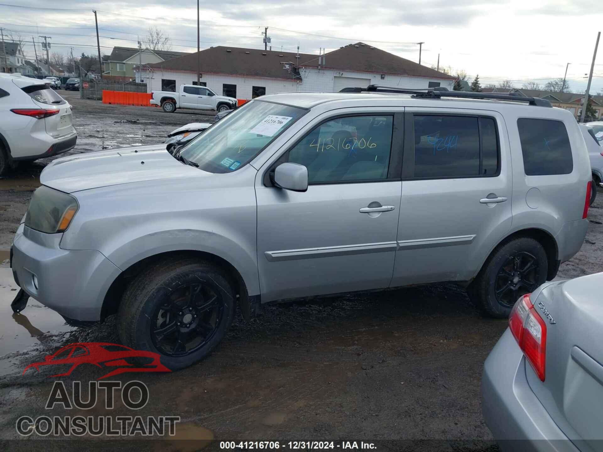 HONDA PILOT 2011 - 5FNYF4H48BB034451