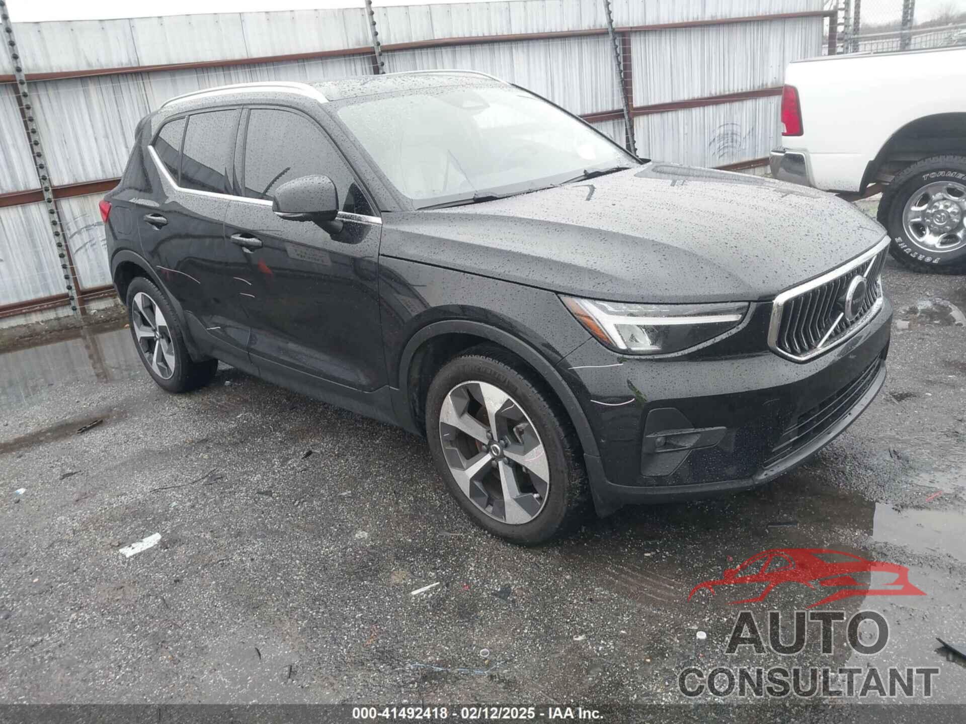 VOLVO XC40 2023 - YV4K92HN3P2974545