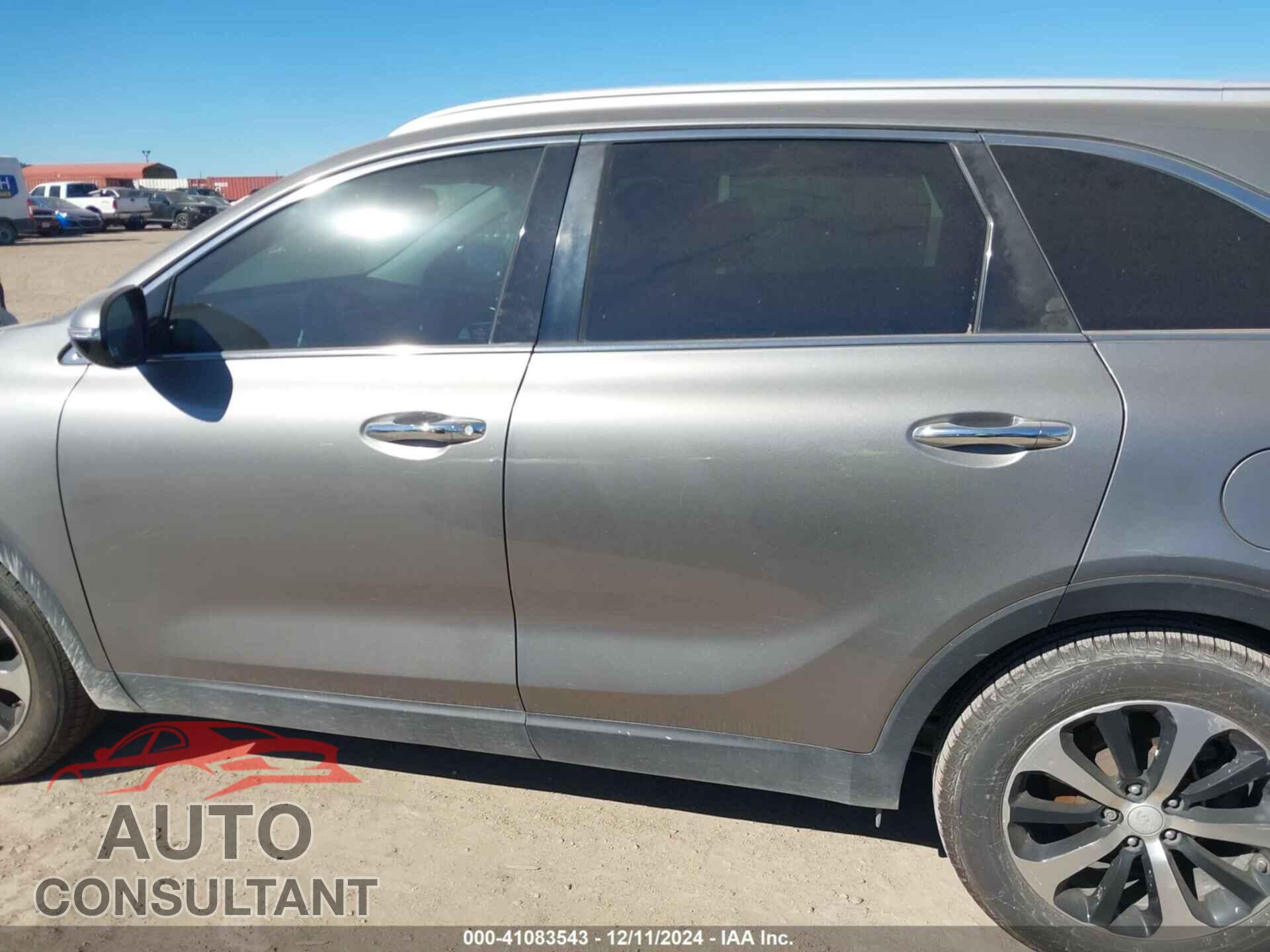 KIA SORENTO 2017 - 5XYPH4A11HG277087