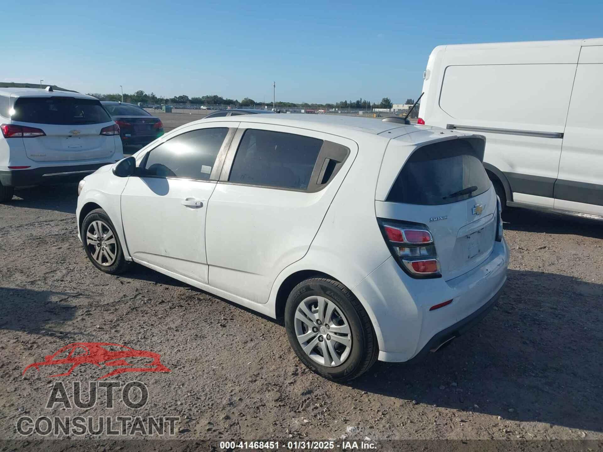 CHEVROLET SONIC 2017 - 1G1JG6SH2H4166023