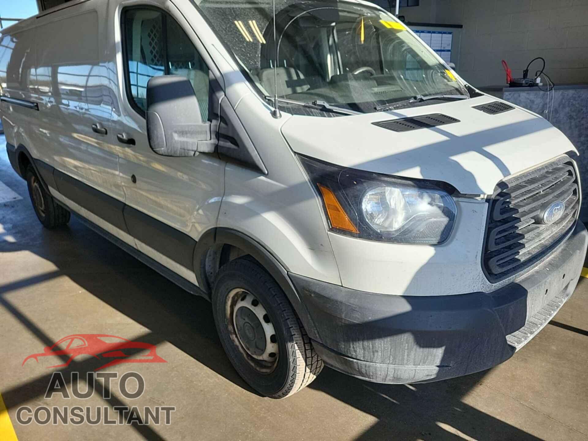 FORD TRANSIT-150 2019 - 1FTYE2YM1KKA77622