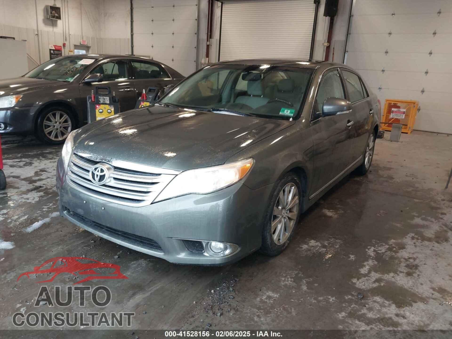 TOYOTA AVALON 2011 - 4T1BK3DB2BU376108