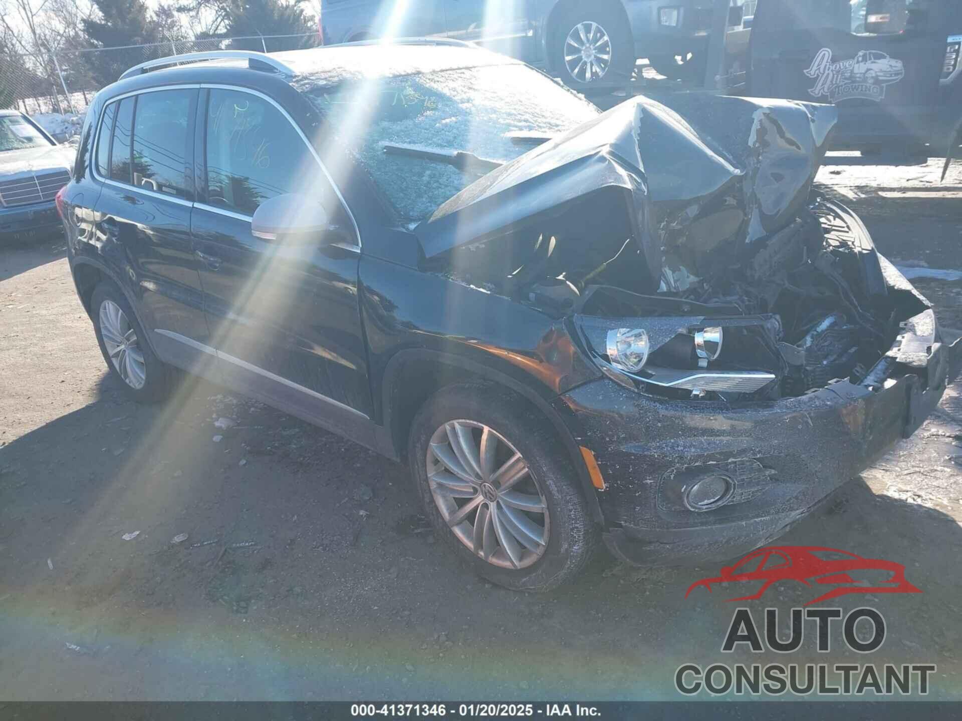 VOLKSWAGEN TIGUAN 2015 - WVGBV7AX9FW507401