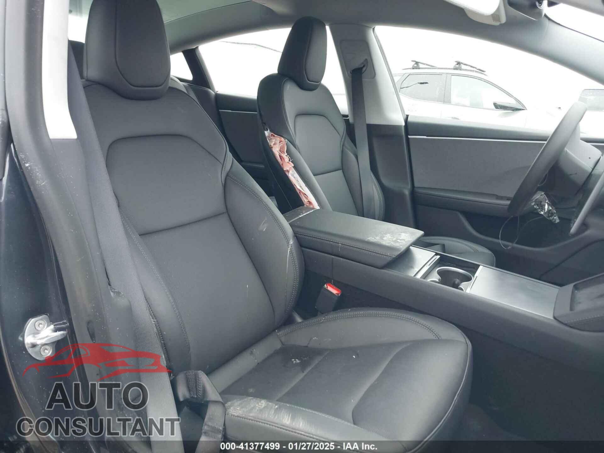 TESLA MODEL 3 2025 - 5YJ3E1EA6SF885539