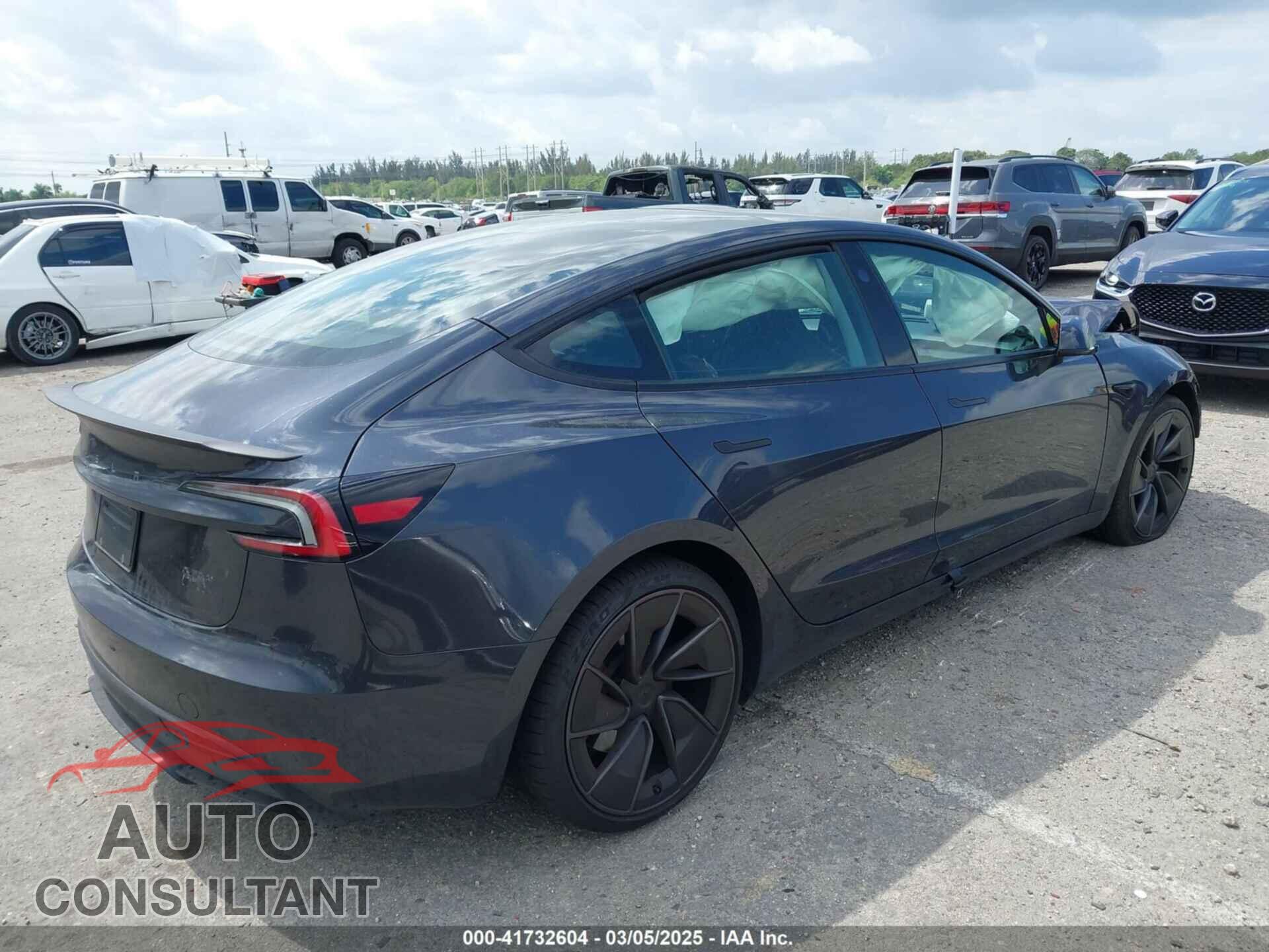 TESLA MODEL 3 2024 - 5YJ3E1ET0RF894748