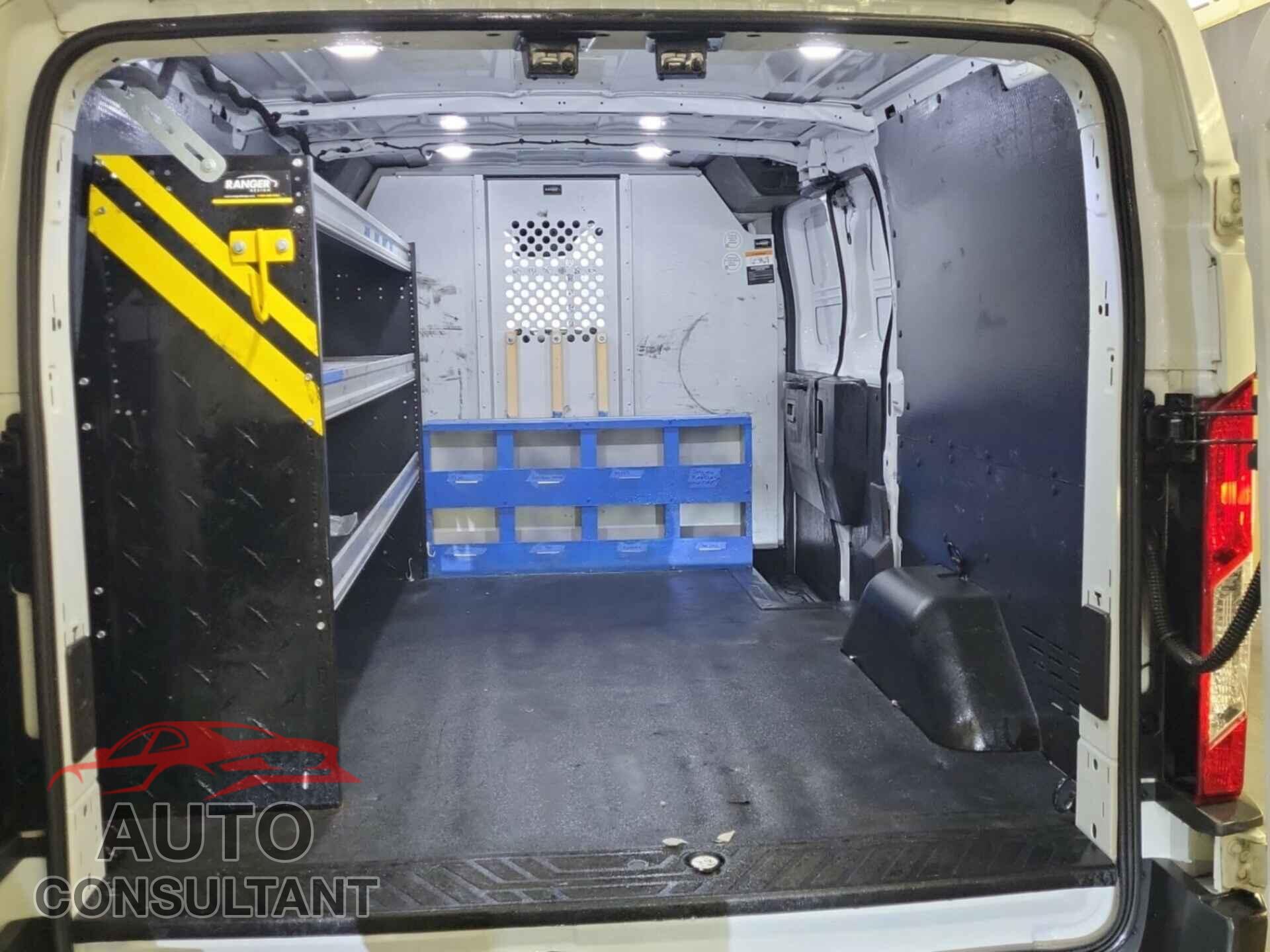 FORD TRANSIT-150 2018 - 1FTYE1ZM8JKB49956
