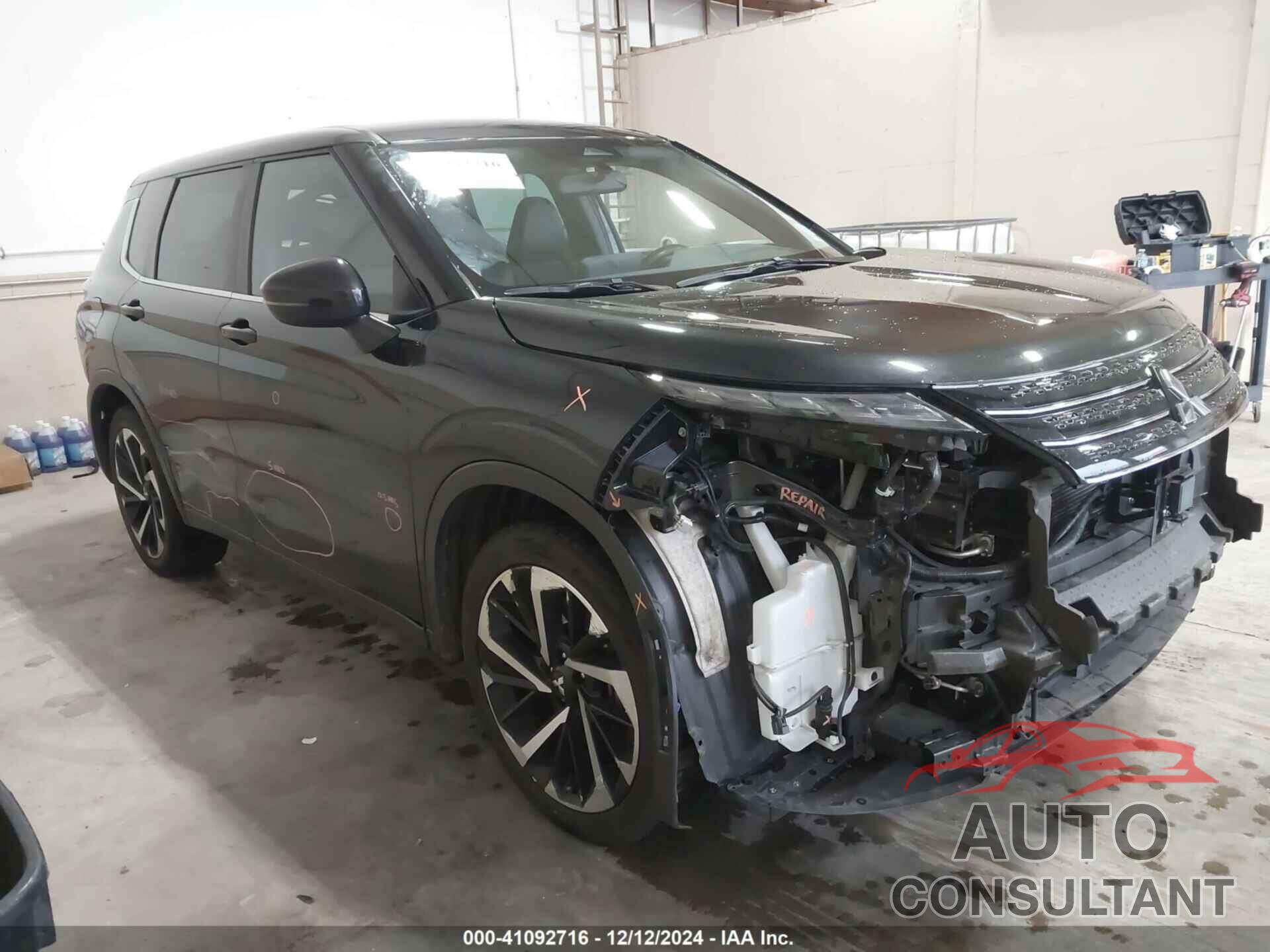 MITSUBISHI OUTLANDER 2023 - JA4J3UA85PZ031509