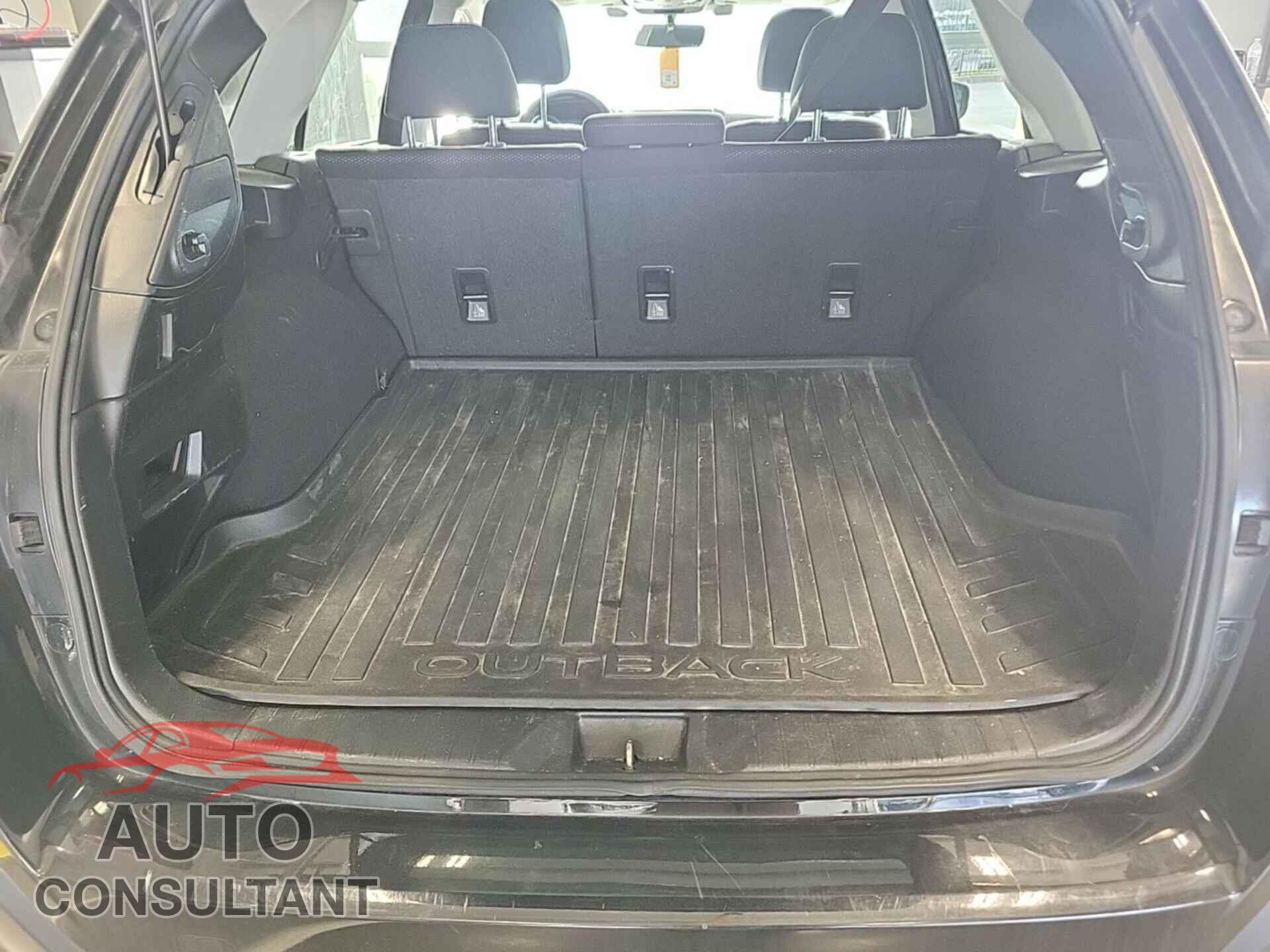SUBARU OUTBACK 2018 - 4S4BSAFC8J3325095