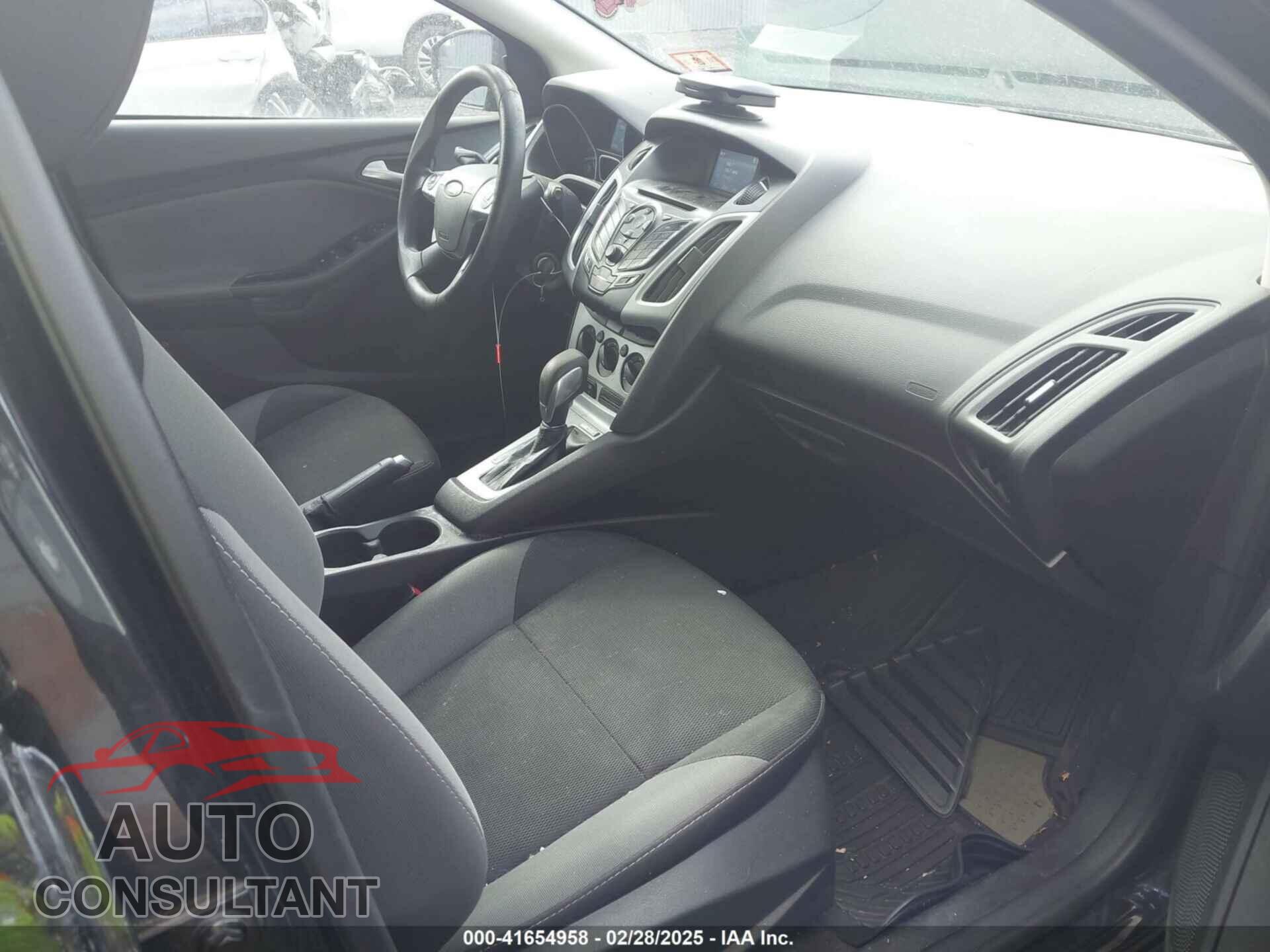 FORD FOCUS 2014 - 1FADP3K2XEL274279