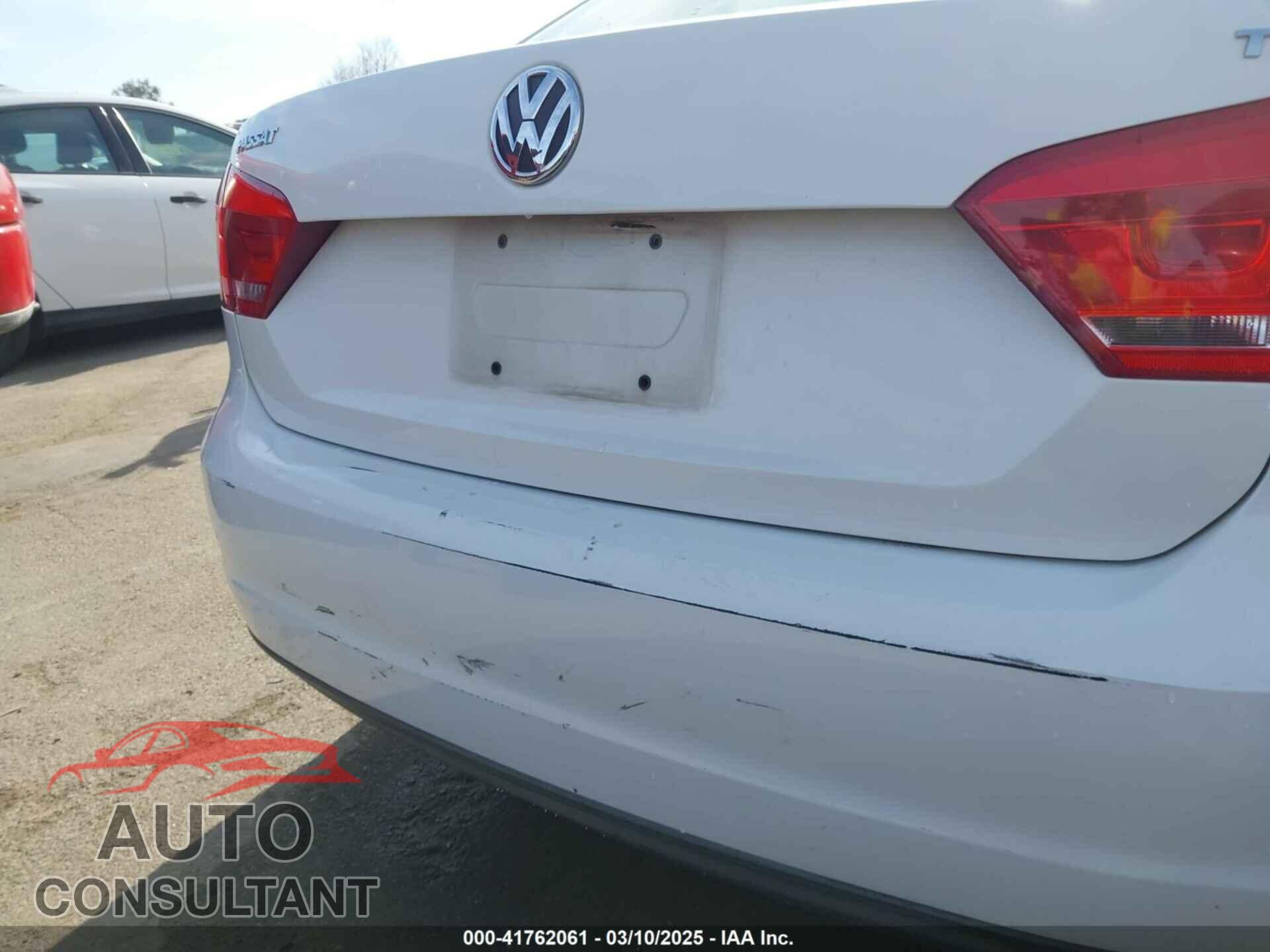 VOLKSWAGEN PASSAT 2014 - 1VWAT7A30EC097331