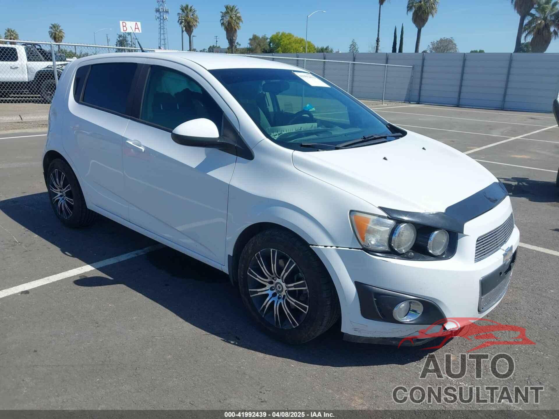 CHEVROLET SONIC 2014 - 1G1JA6SG2E4138534