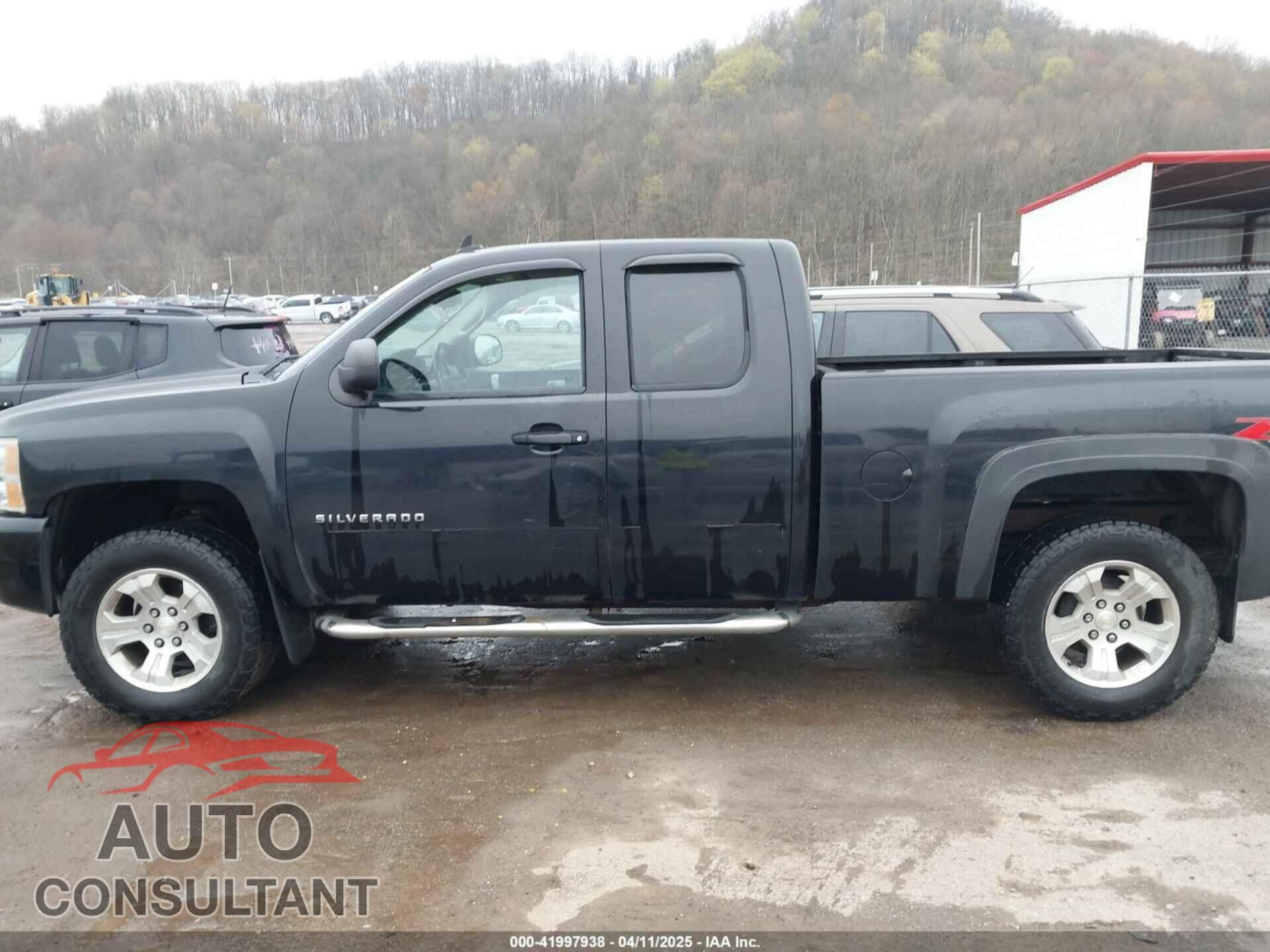 CHEVROLET SILVERADO 1500 2010 - 1GCSKSE33AZ248564