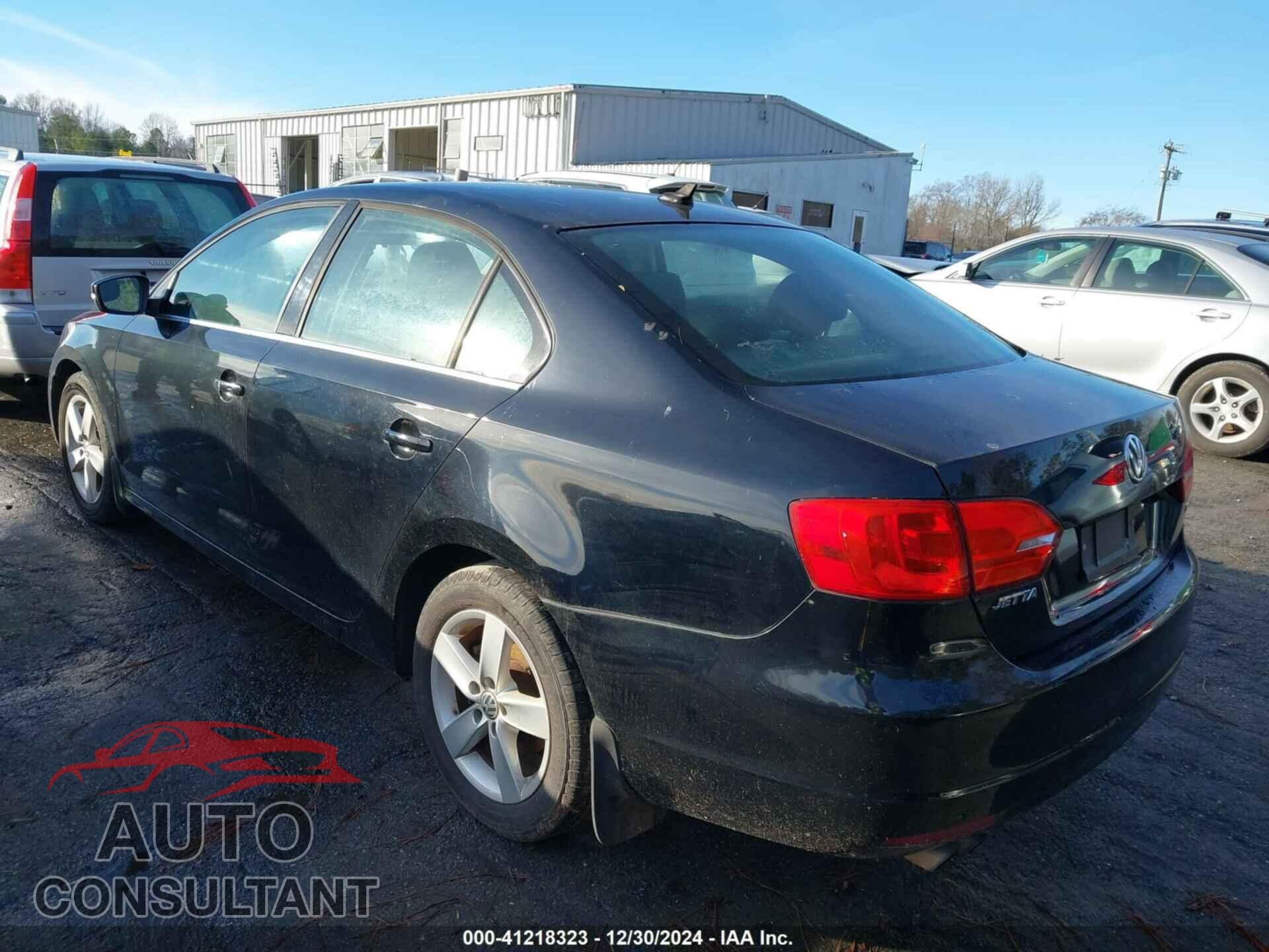VOLKSWAGEN JETTA 2012 - 3VWLL7AJXCM033820