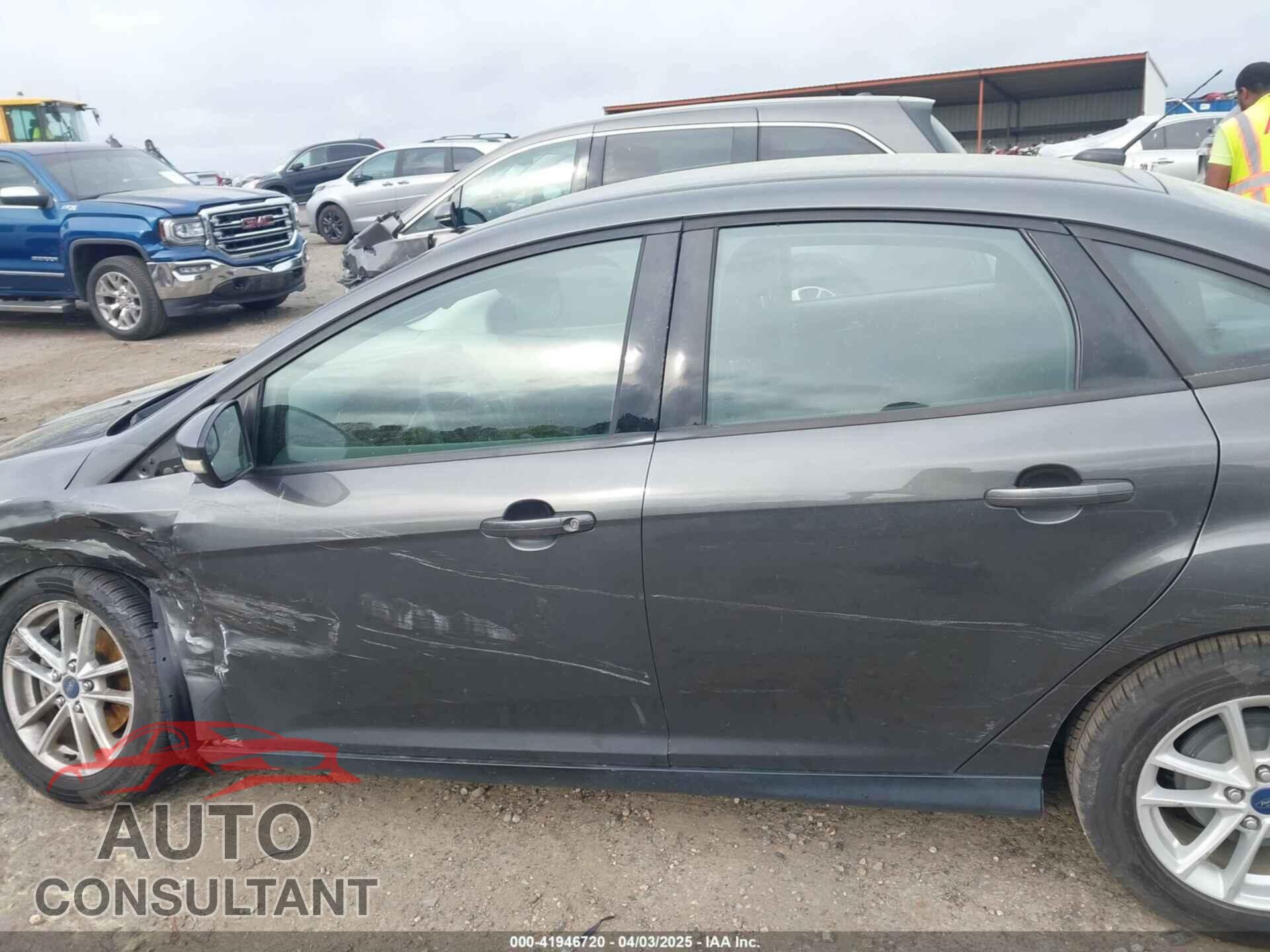 FORD FOCUS 2017 - 1FADP3F23HL277572