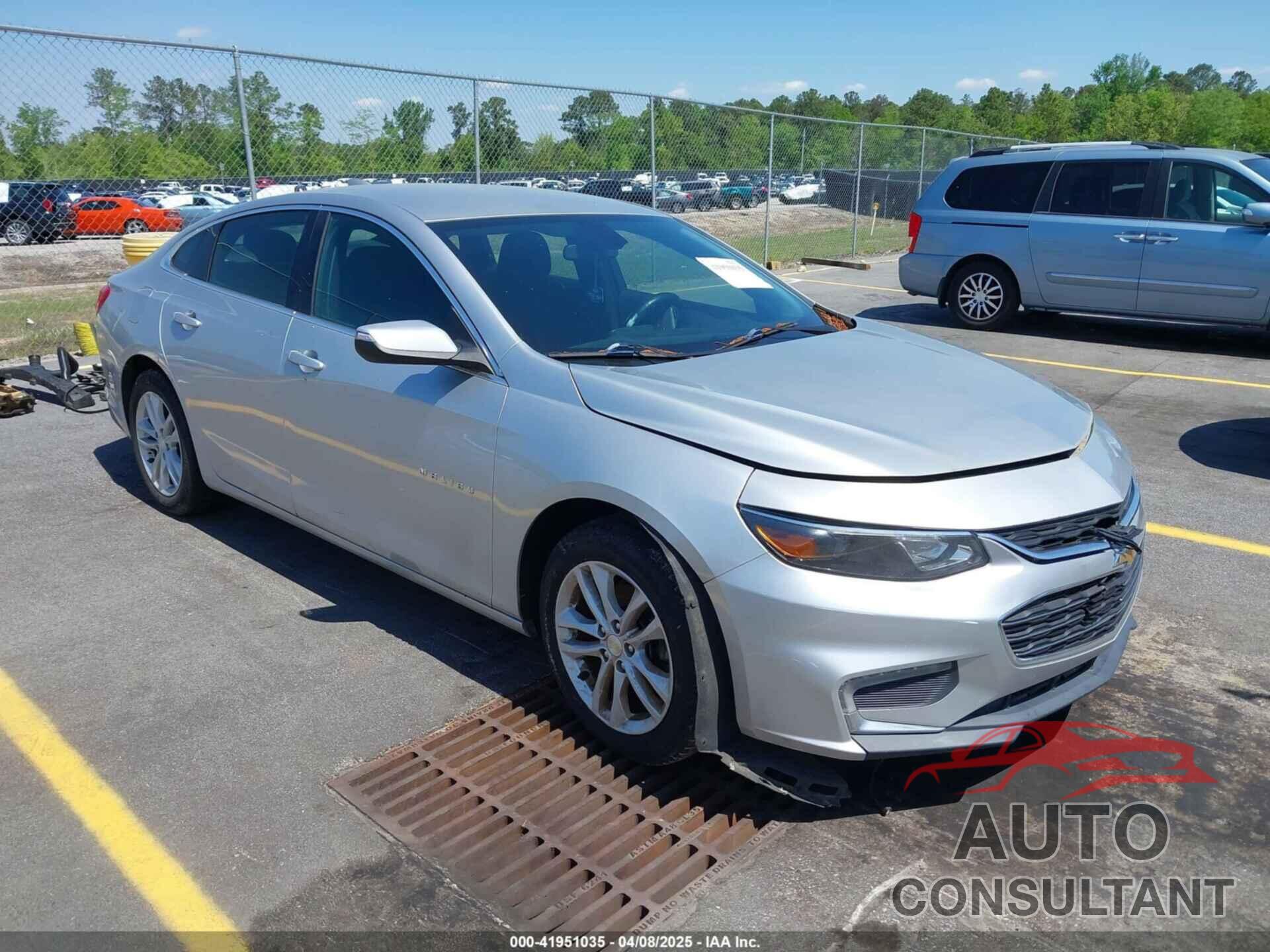 CHEVROLET MALIBU 2017 - 1G1ZE5ST9HF120426