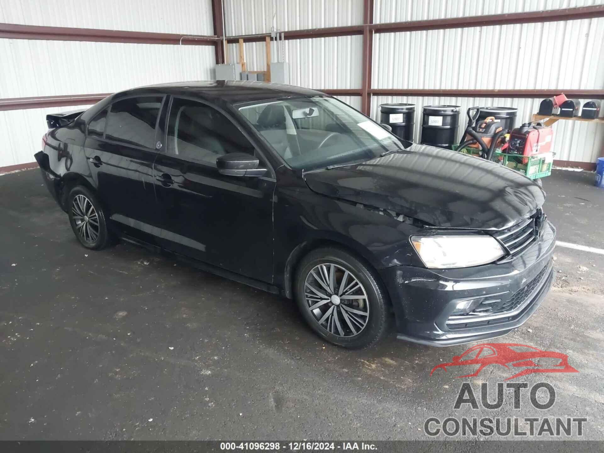 VOLKSWAGEN JETTA 2018 - 3VWDB7AJ2JM231702