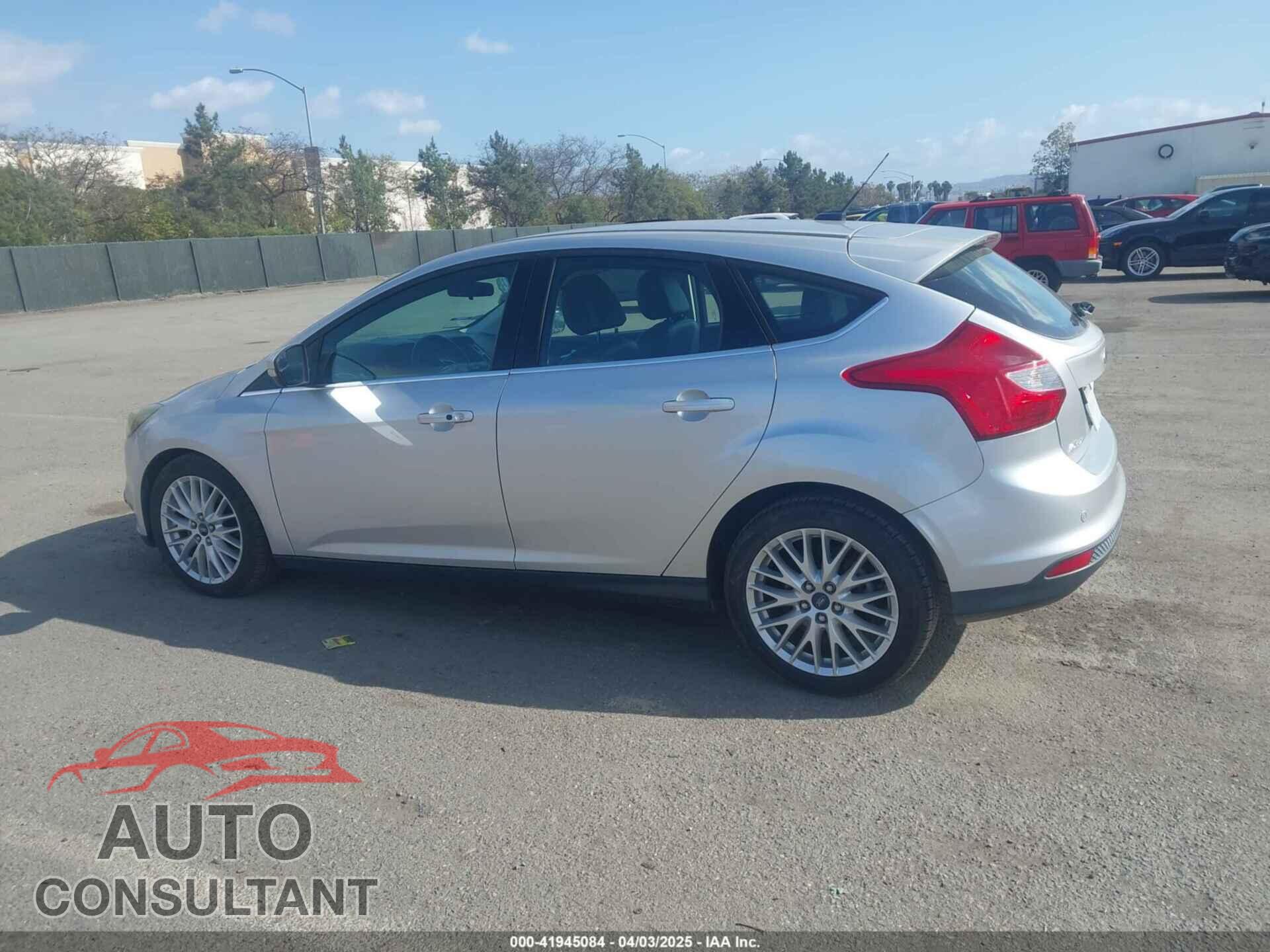 FORD FOCUS 2014 - 1FADP3N23EL271140