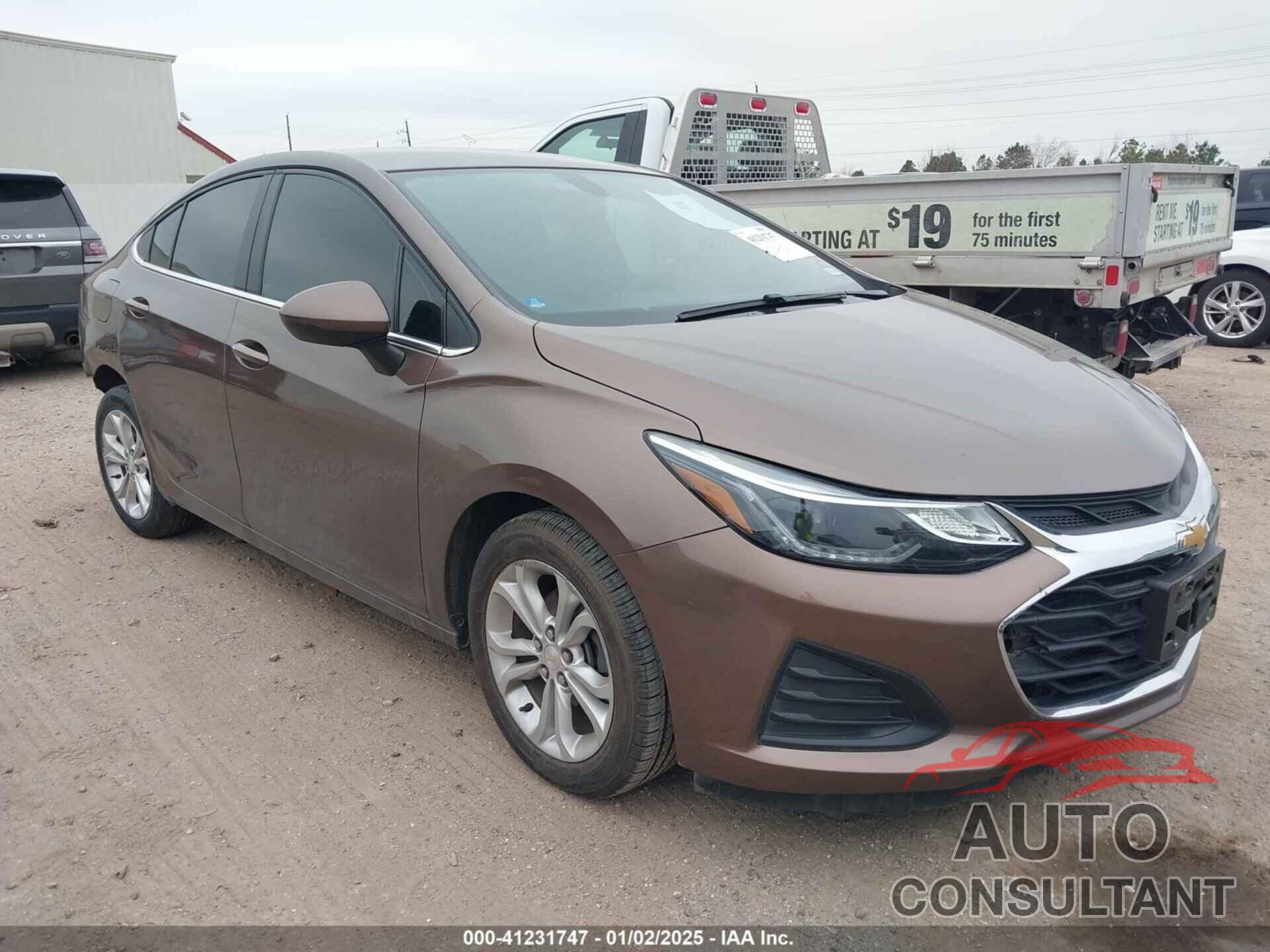 CHEVROLET CRUZE 2019 - 1G1BE5SM0K7132220