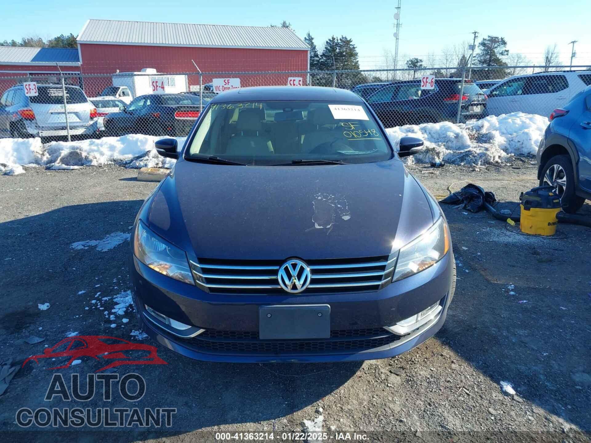 VOLKSWAGEN PASSAT 2015 - 1VWBT7A30FC010548