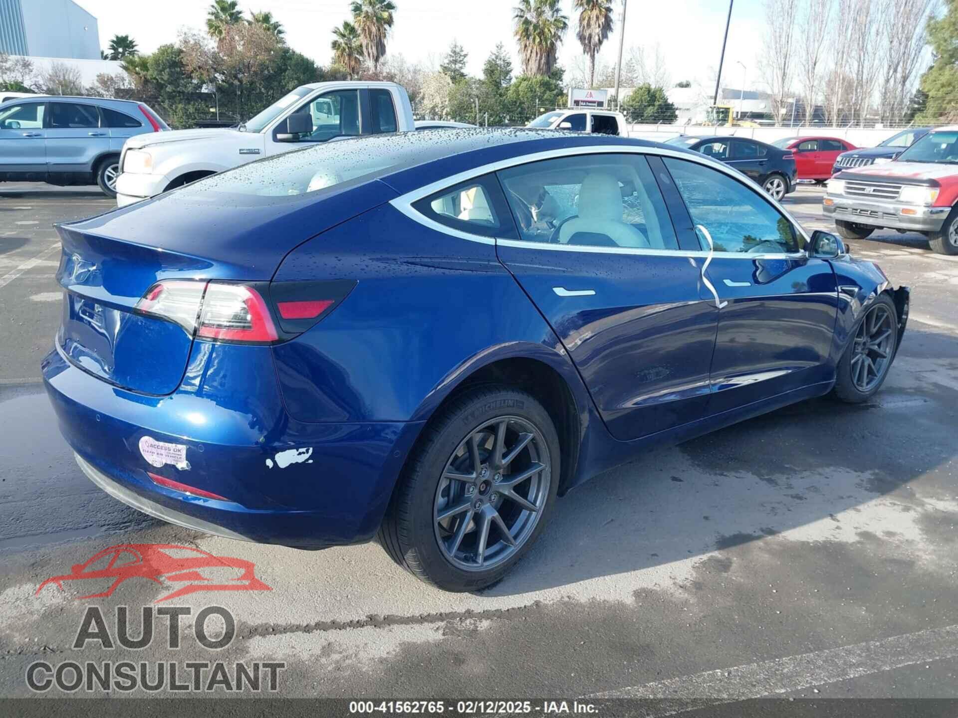 TESLA MODEL 3 2018 - 5YJ3E1EB7JF075182