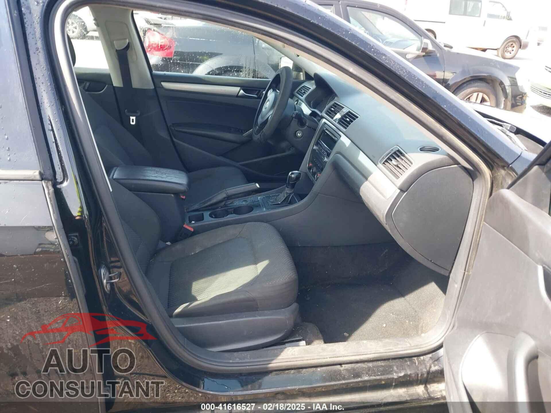VOLKSWAGEN PASSAT 2013 - 1VWAP7A30DC070794
