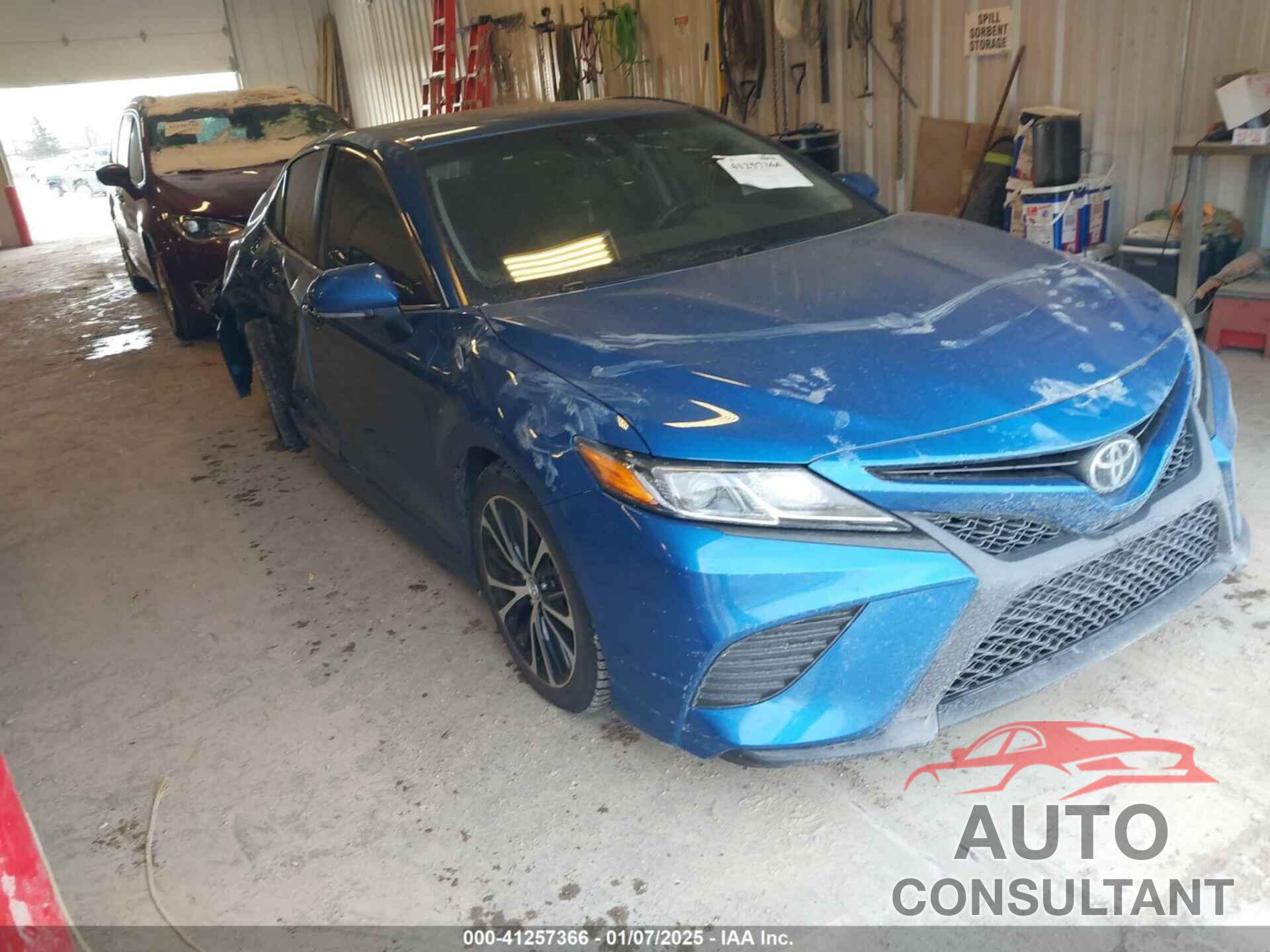 TOYOTA CAMRY 2018 - 4T1B11HKXJU008971