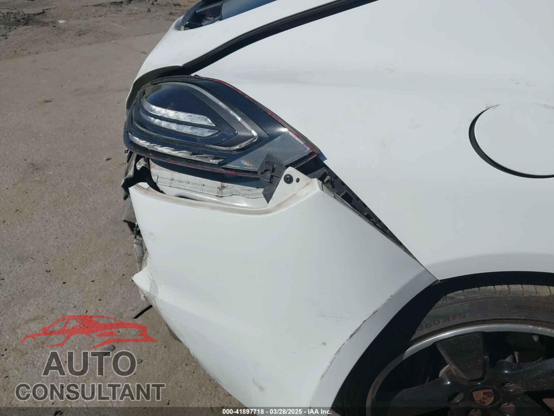 PORSCHE PANAMERA 2014 - WP0AA2A76EL010143
