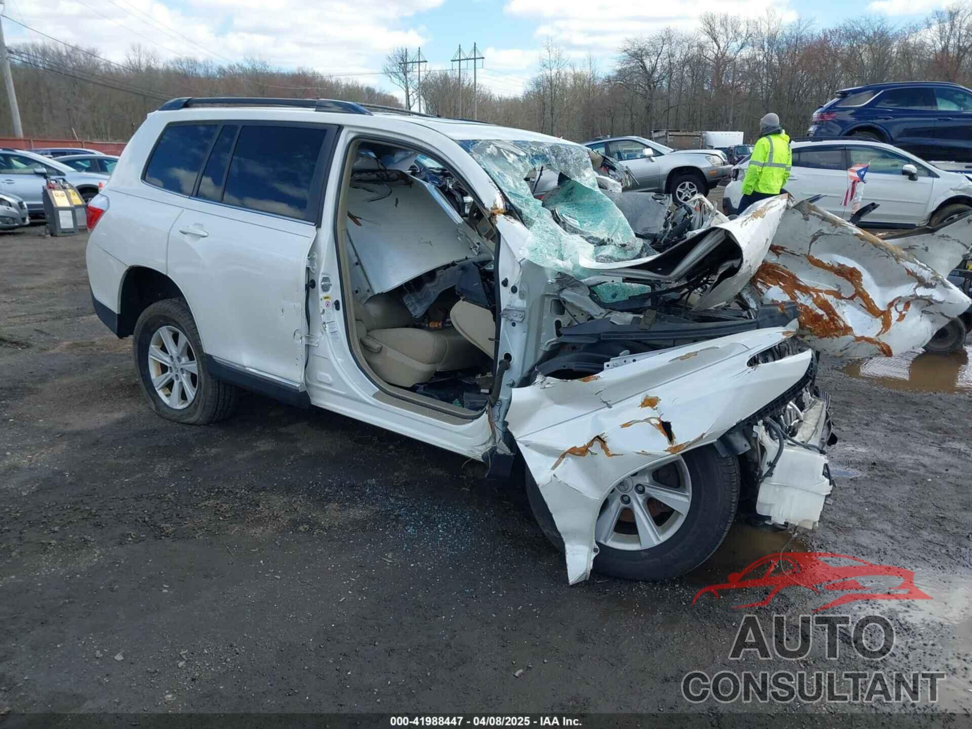 TOYOTA HIGHLANDER 2013 - 5TDBK3EHXDS231364