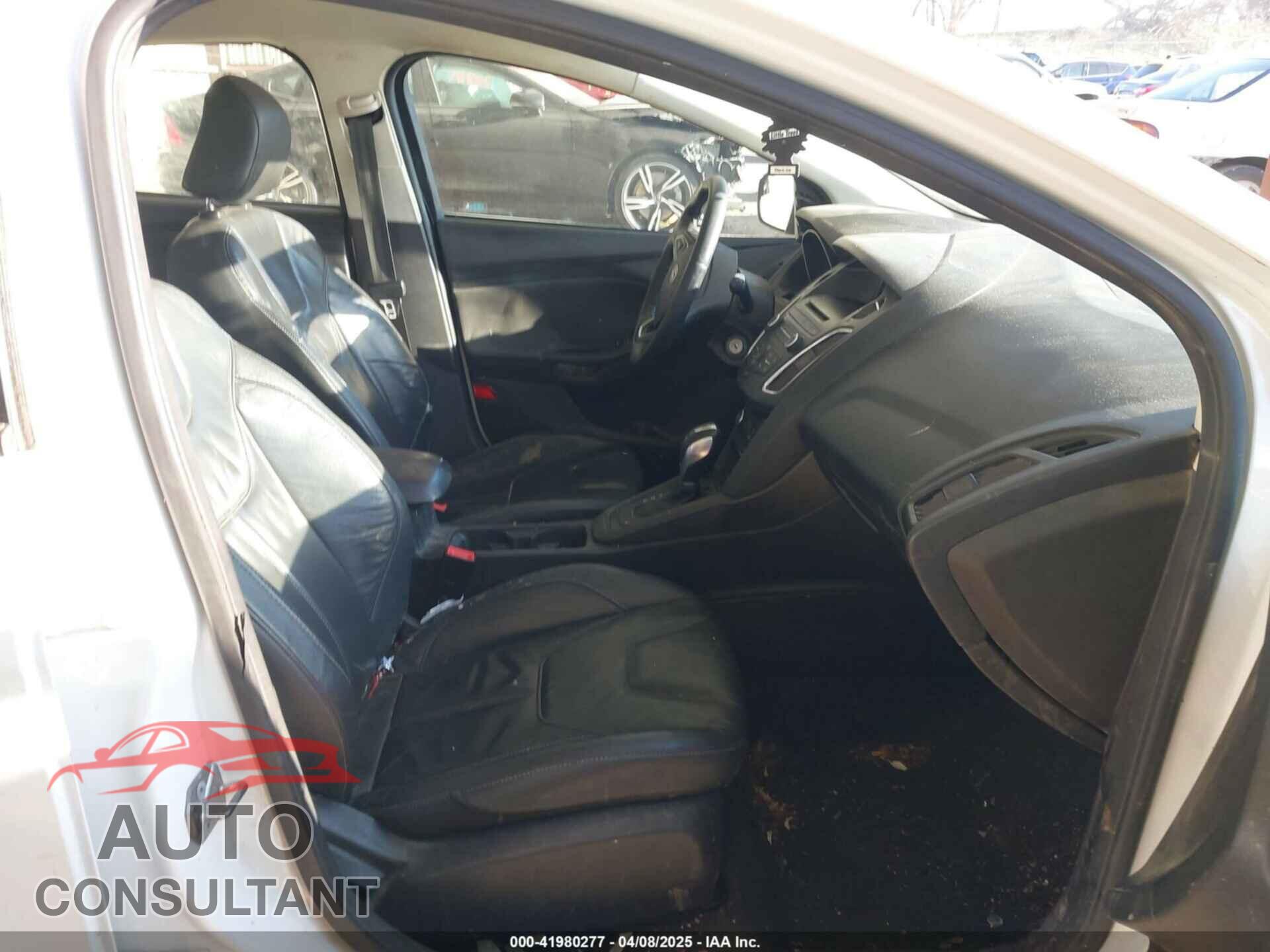 FORD FOCUS 2016 - 1FADP3K27GL222353