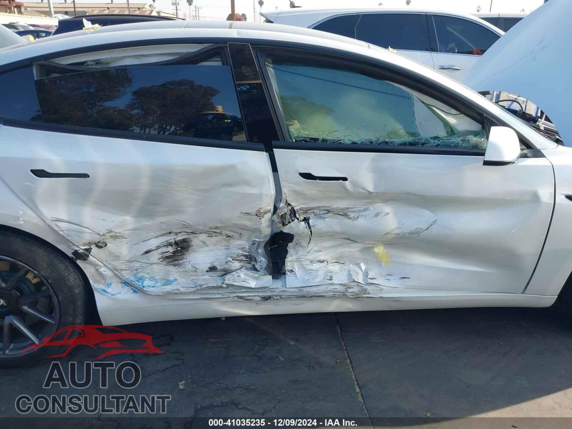 TESLA MODEL 3 2023 - 5YJ3E1EA3PF589823