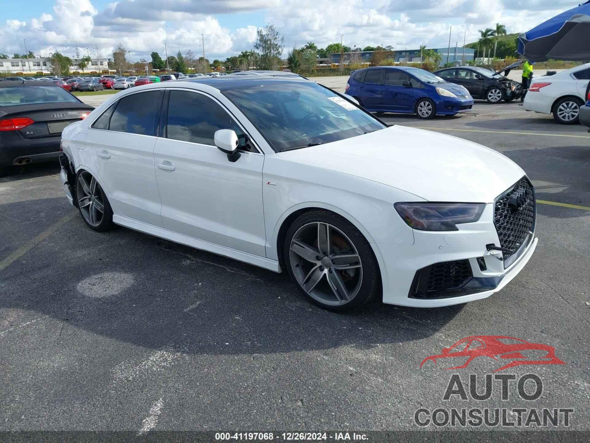 AUDI A3 2019 - WAUGUGFF7KA088580