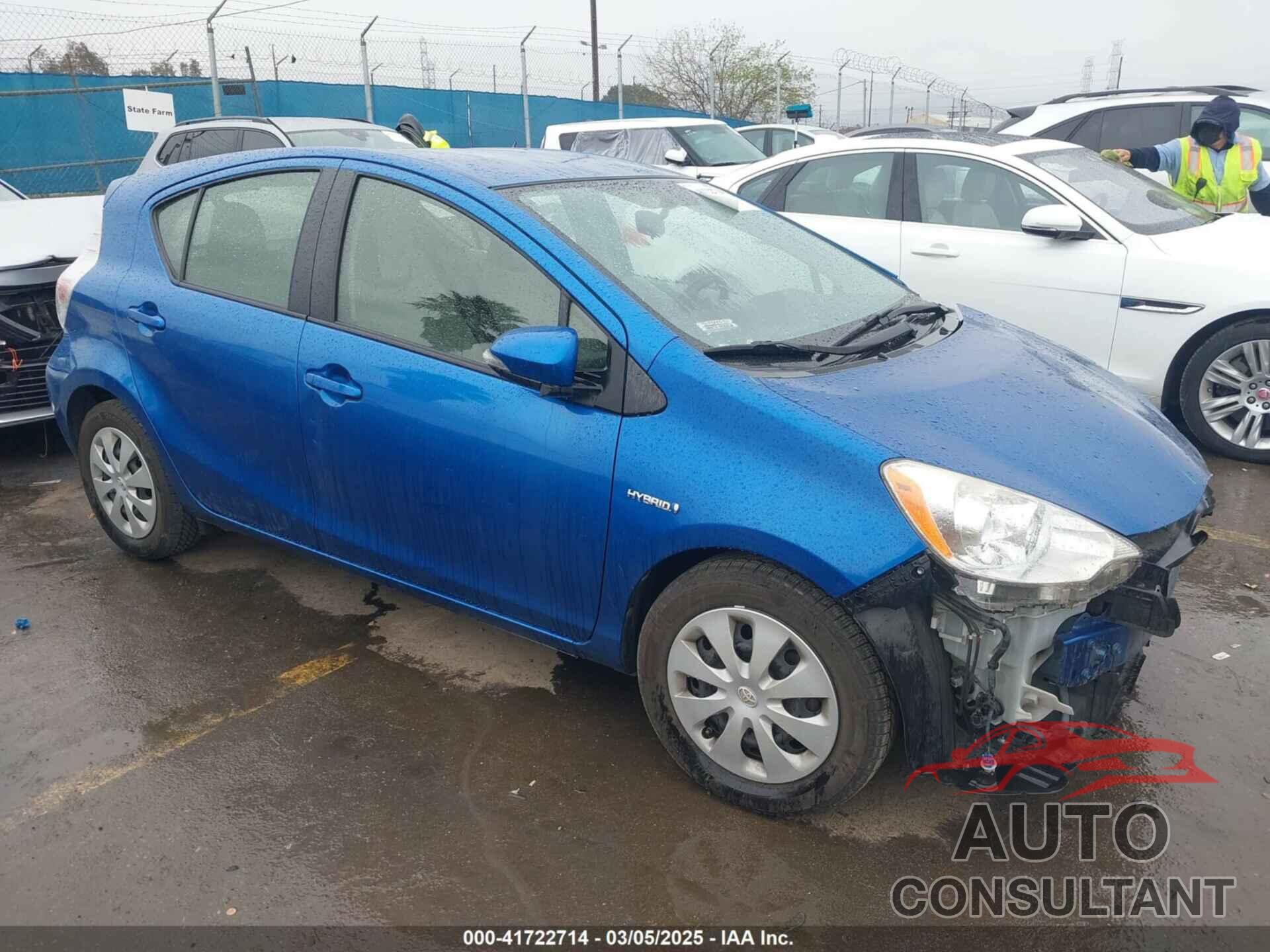 TOYOTA PRIUS C 2014 - JTDKDTB38E1066884