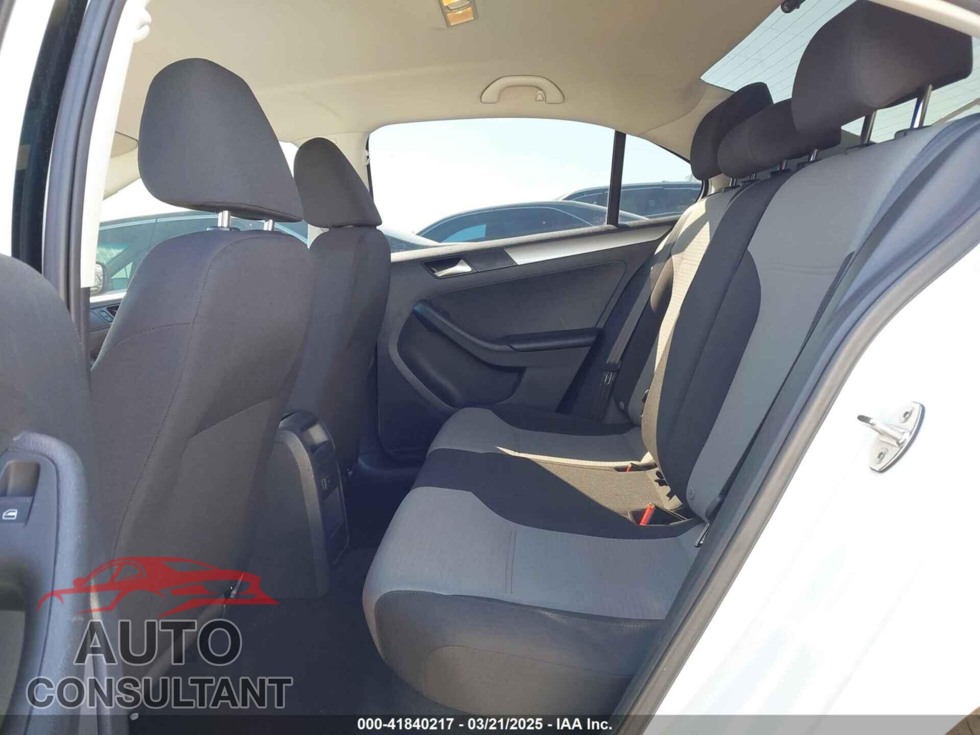 VOLKSWAGEN JETTA 2017 - 3VW167AJ5HM282077