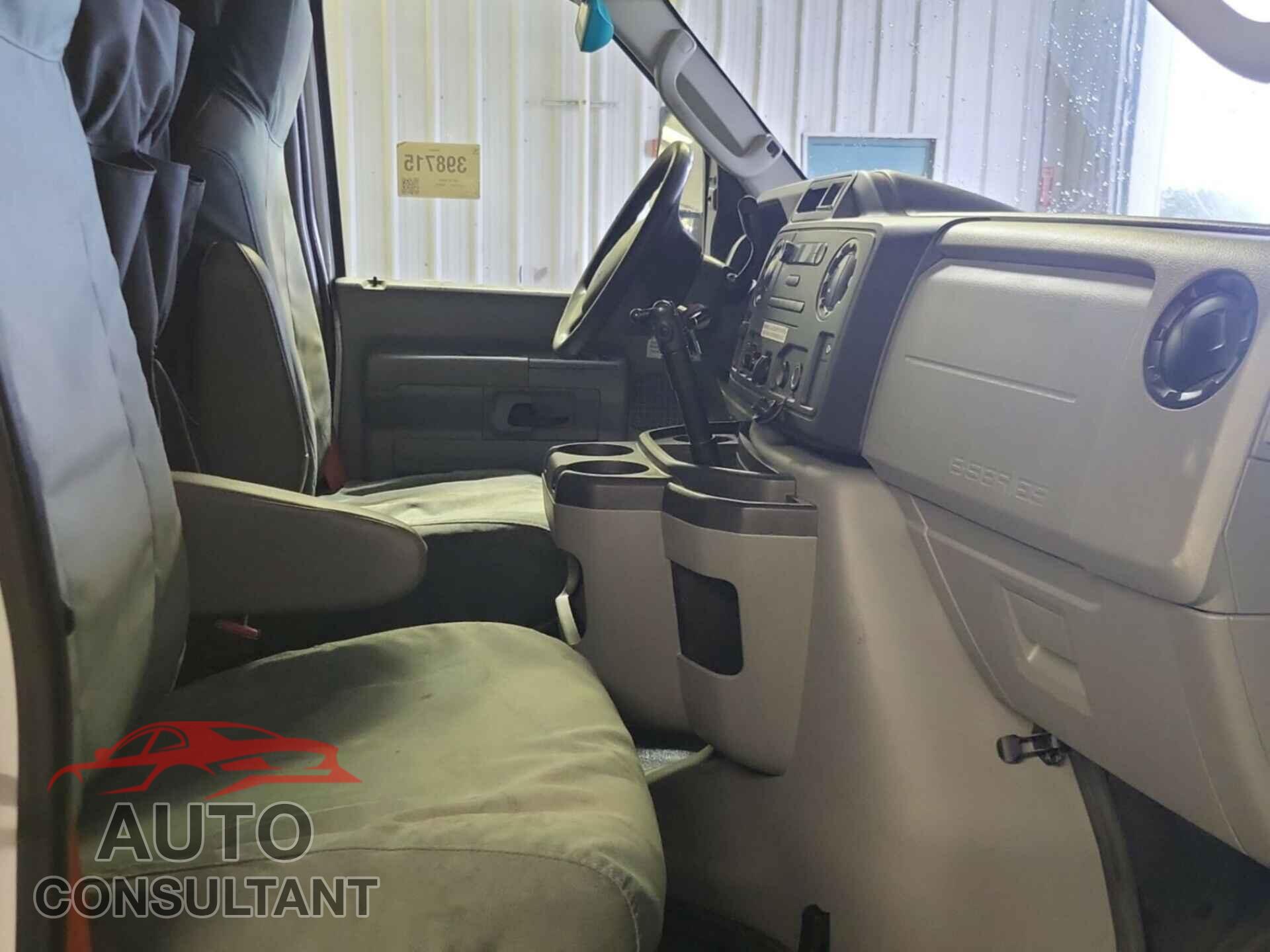 FORD E-450 CUTAWAY 2018 - 1FDXE4FS4JDC24927