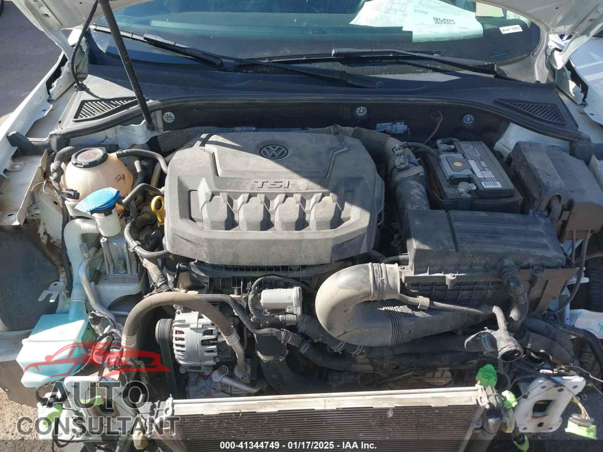 VOLKSWAGEN PASSAT 2018 - 1VWBA7A30JC044830