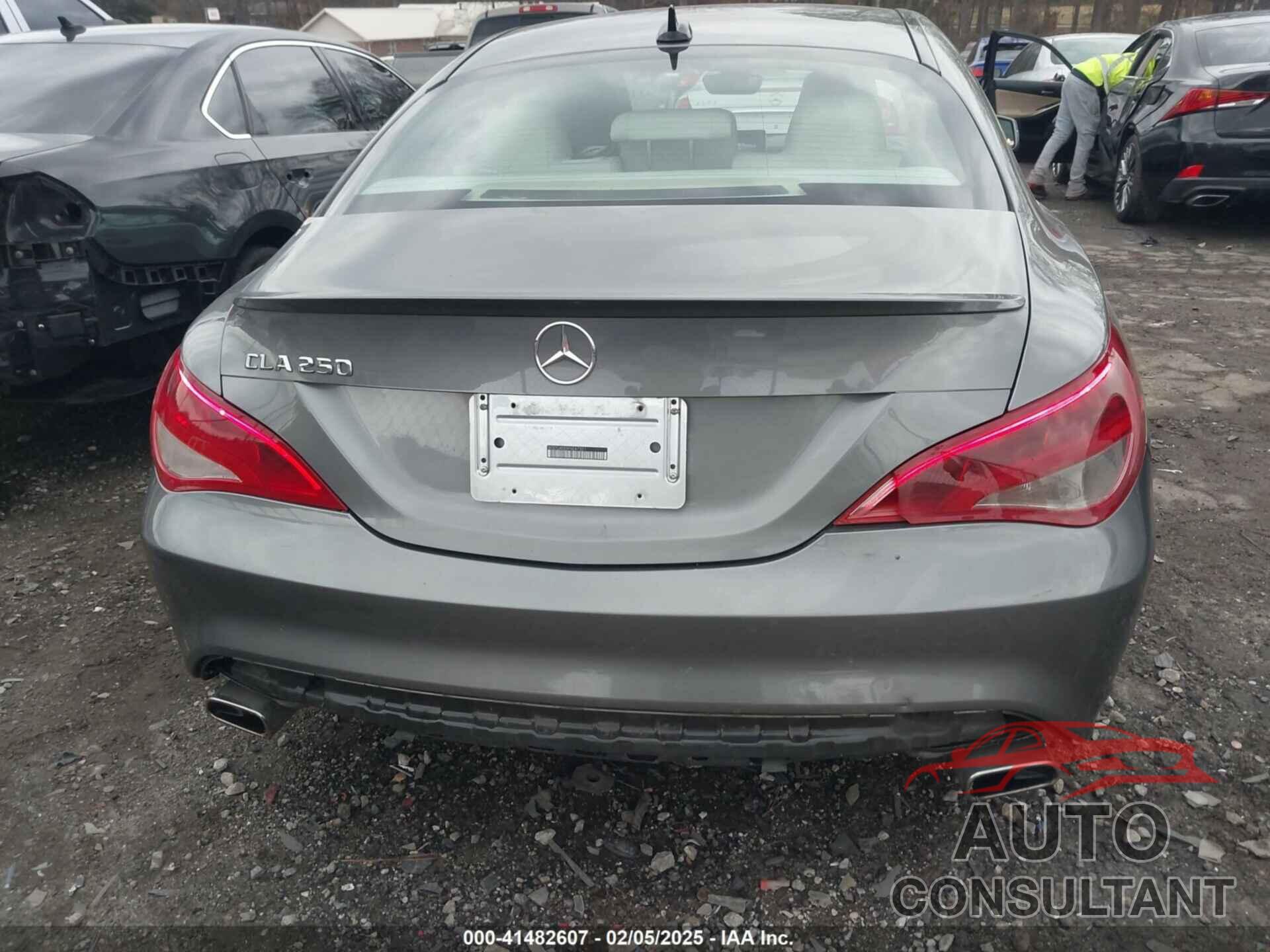 MERCEDES-BENZ CLA 250 2015 - WDDSJ4EB5FN247331