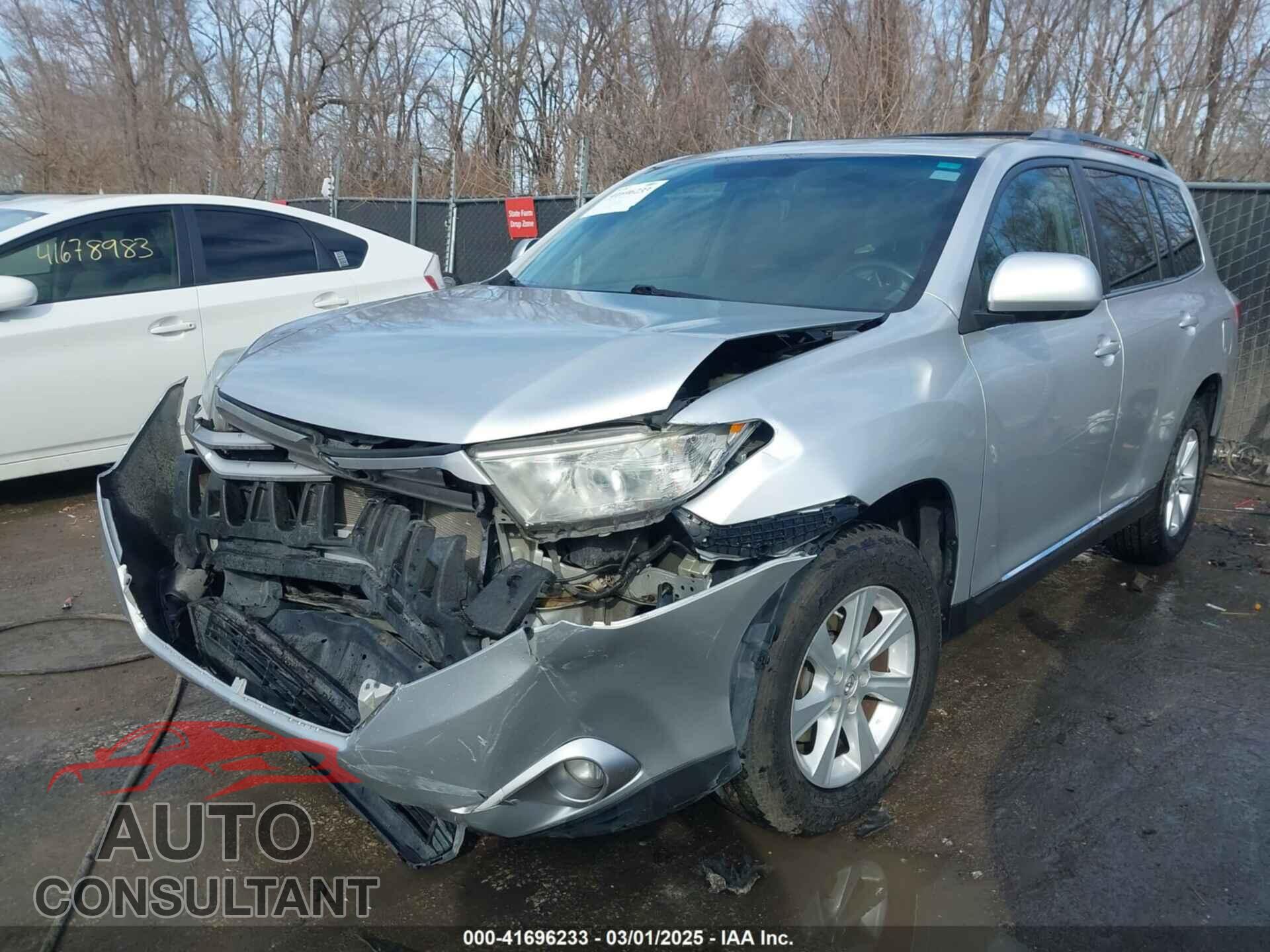 TOYOTA HIGHLANDER 2011 - 5TDBK3EH4BS044957