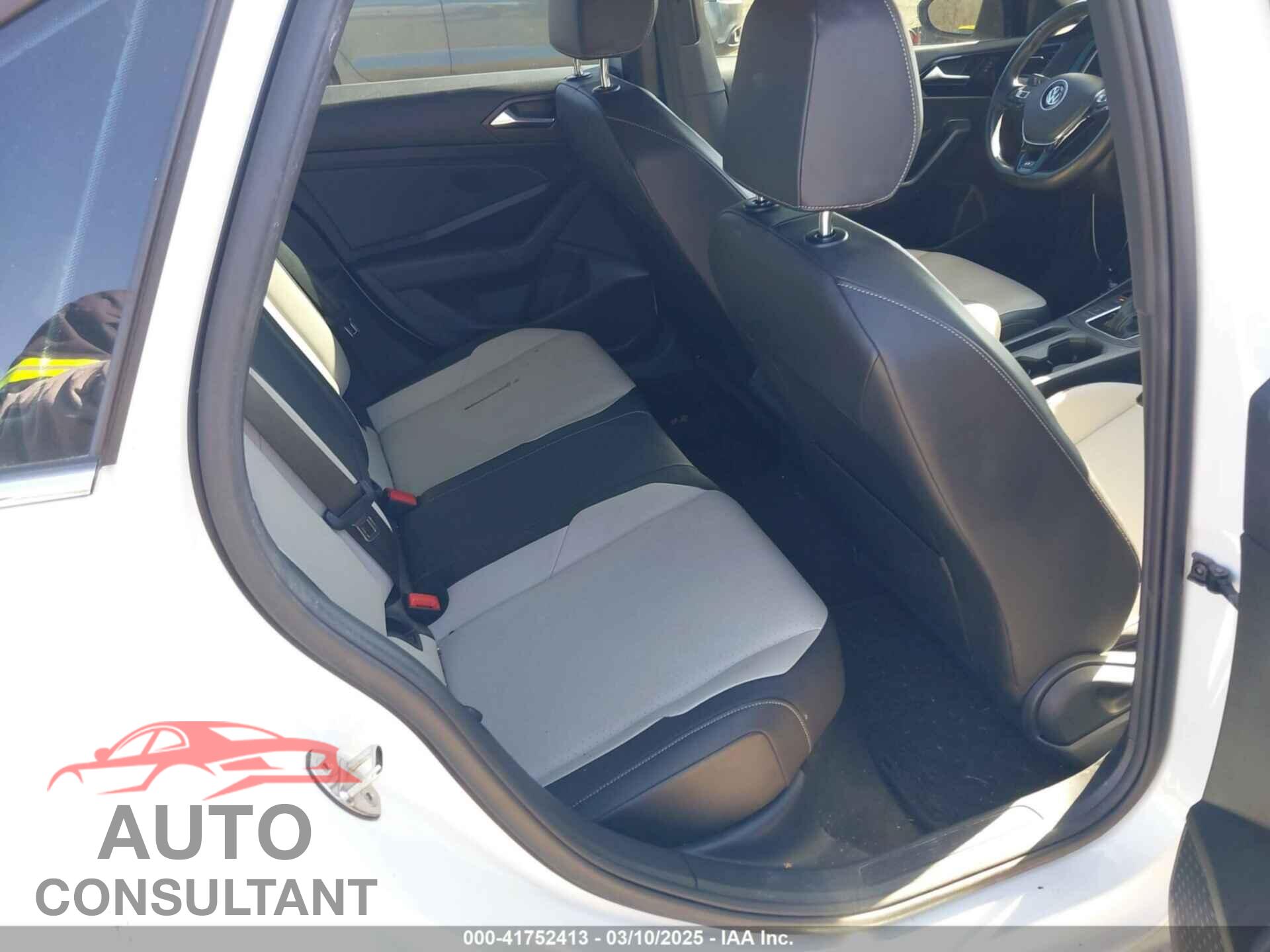 VOLKSWAGEN JETTA 2019 - 3VWCB7BU4KM190527