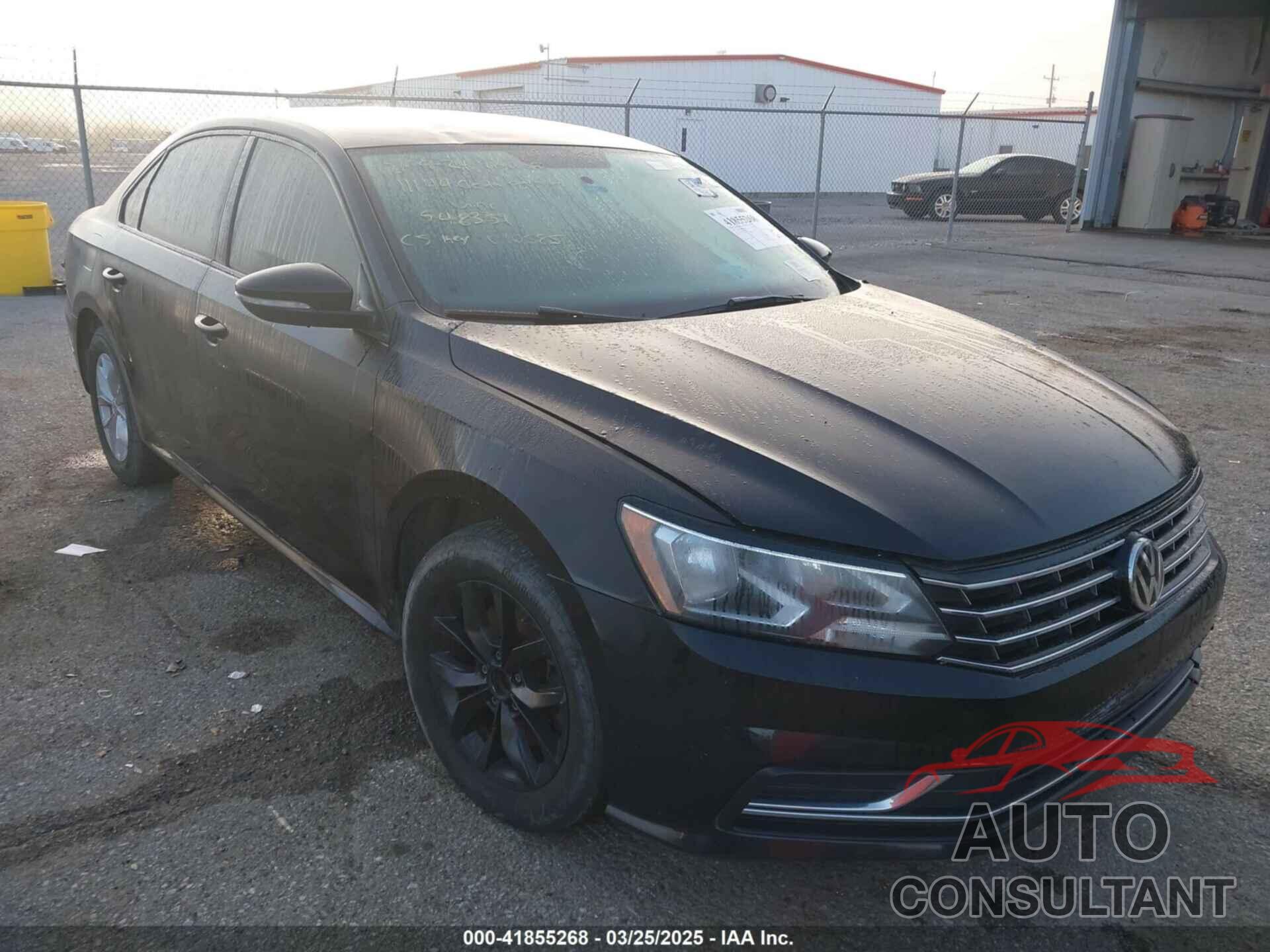 VOLKSWAGEN PASSAT 2018 - 1VWAA7A33JC010585