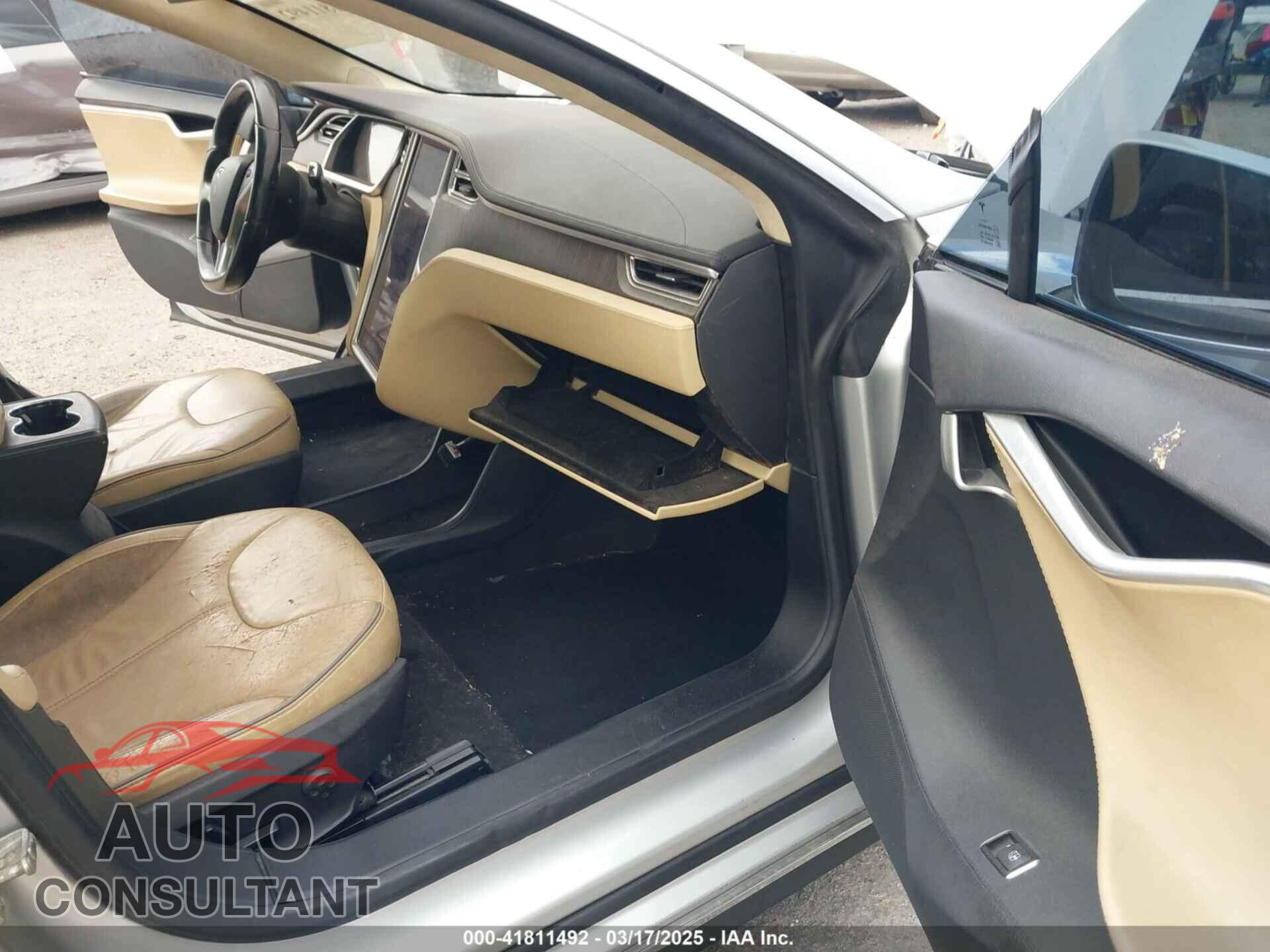 TESLA MODEL S 2013 - 5YJSA1CP2DFP06270
