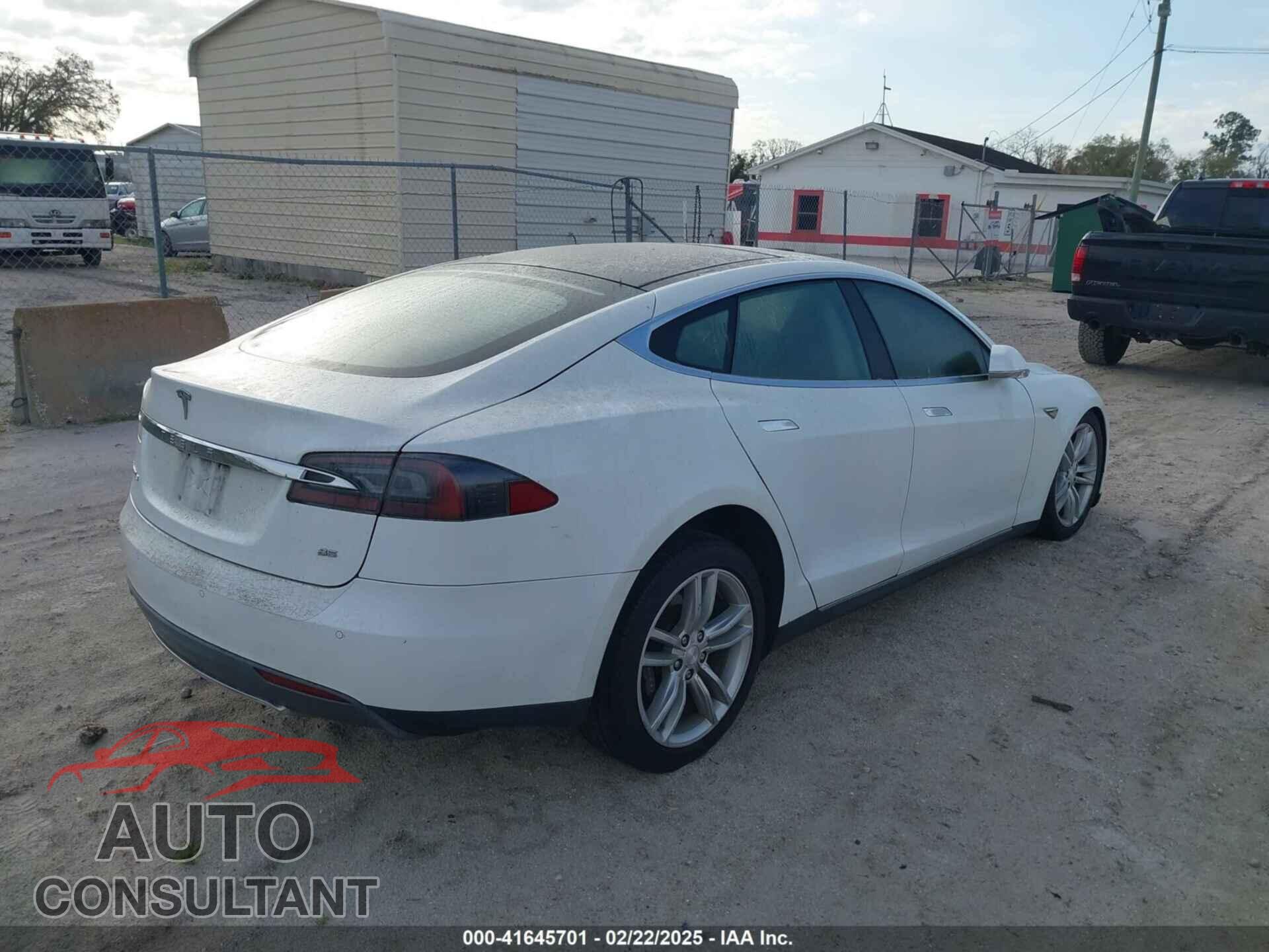 TESLA MODEL S 2014 - 5YJSA1H10EFP40584