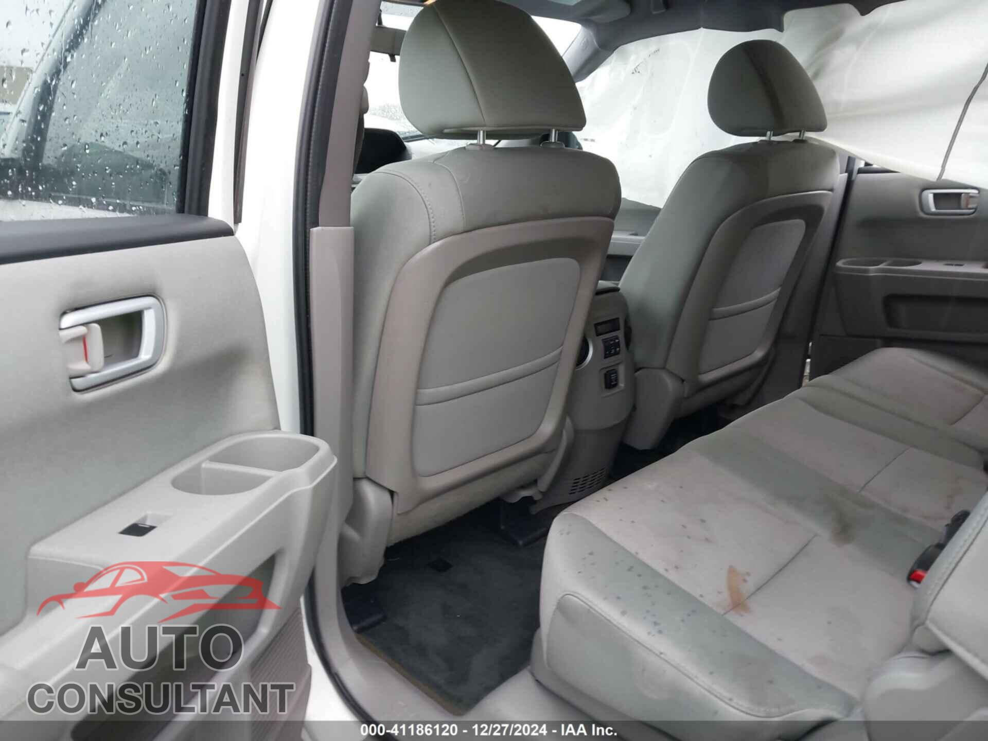 HONDA PILOT 2015 - 5FNYF4H4XFB018564