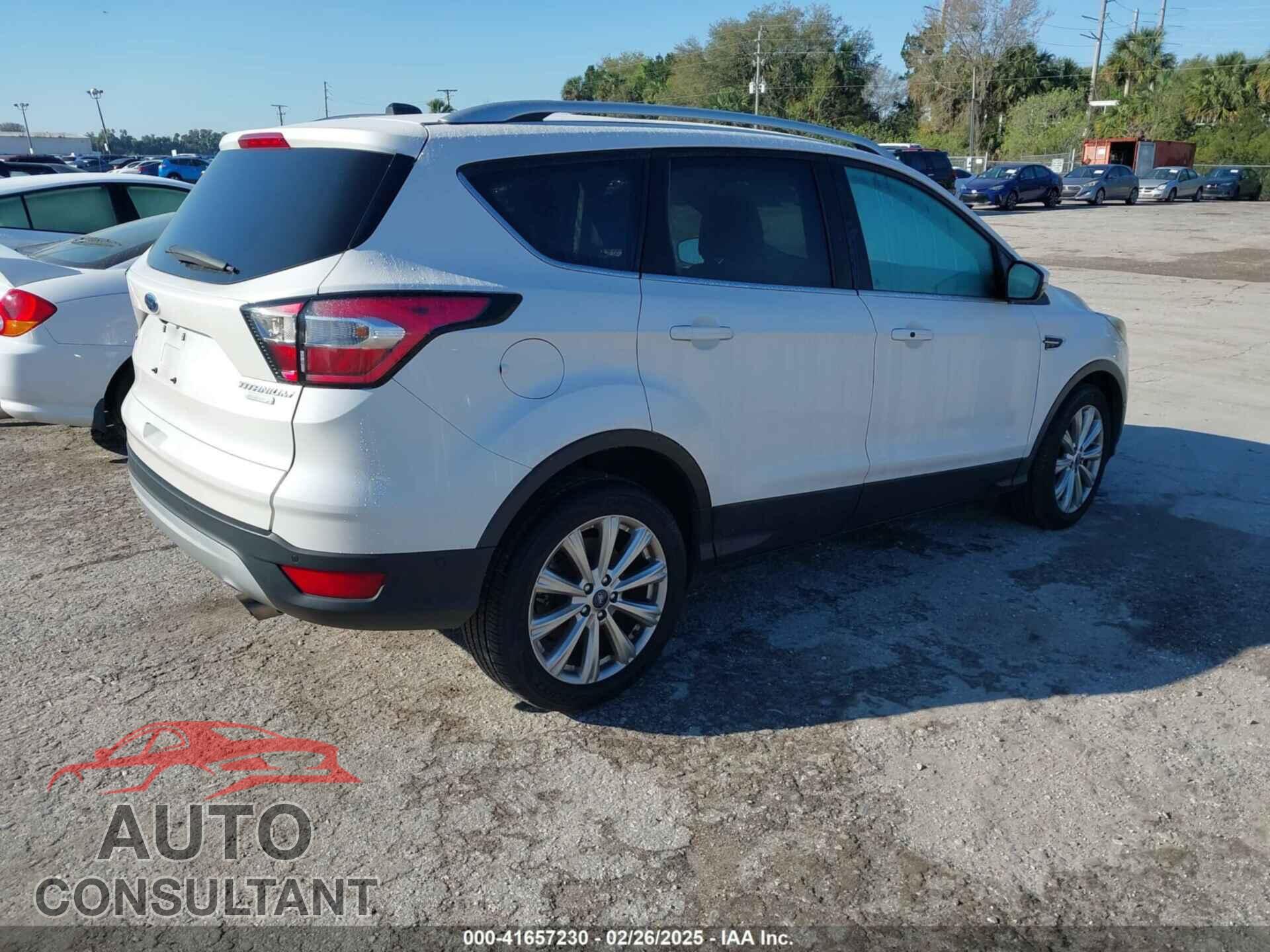 FORD ESCAPE 2017 - 1FMCU0JD1HUD20527
