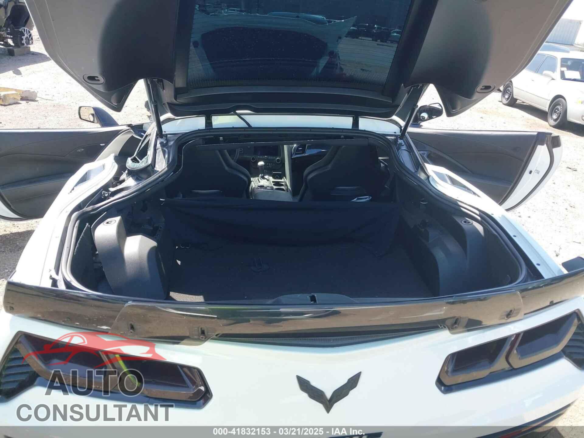CHEVROLET CORVETTE STINGRAY 2014 - 1G1YB2D72E5123317